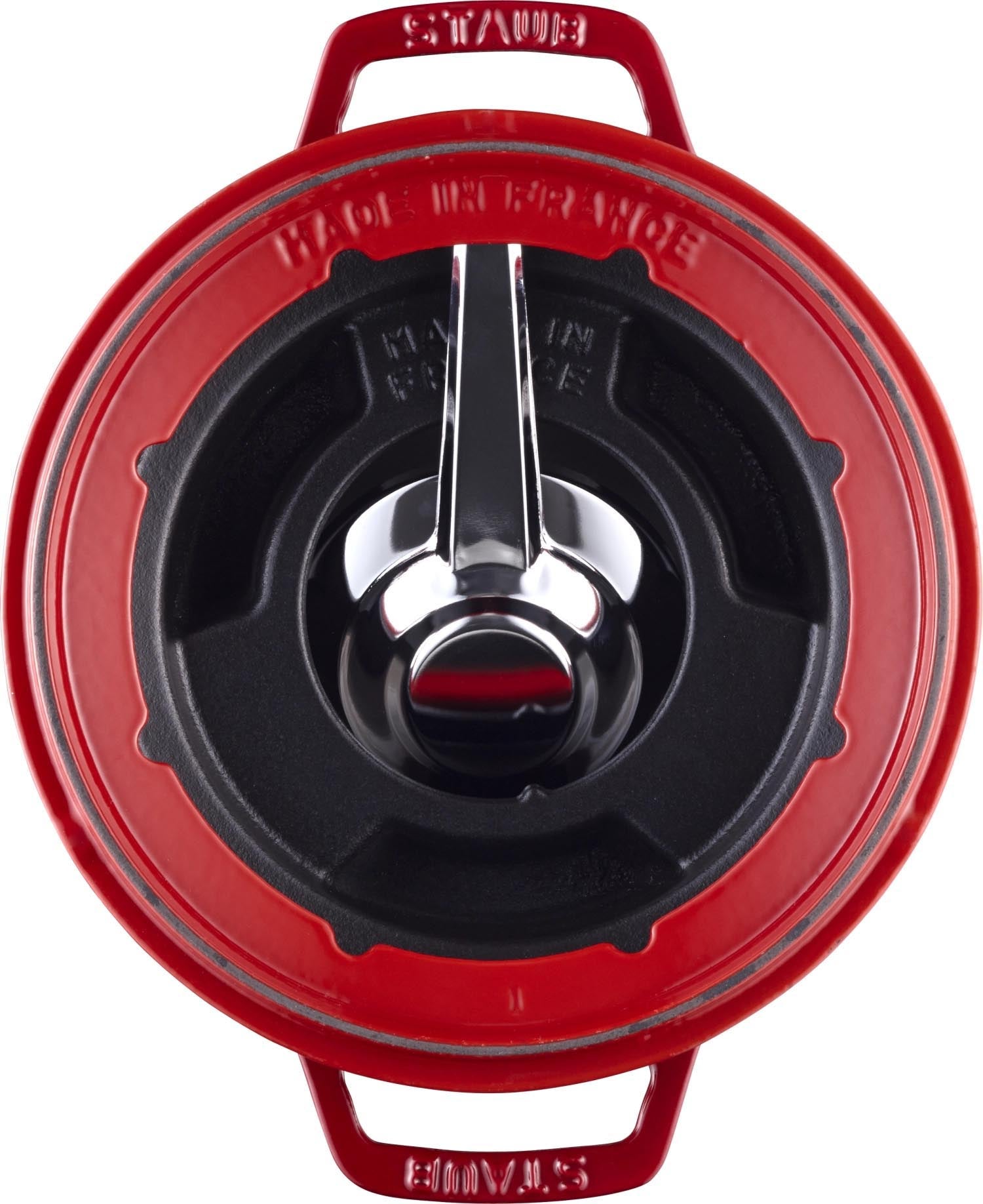 Staub Fondue-Set in Kirschrot, 20cm, mit zwei Griffen. Ideal für gemütliche Abende und leckeres Fondue.