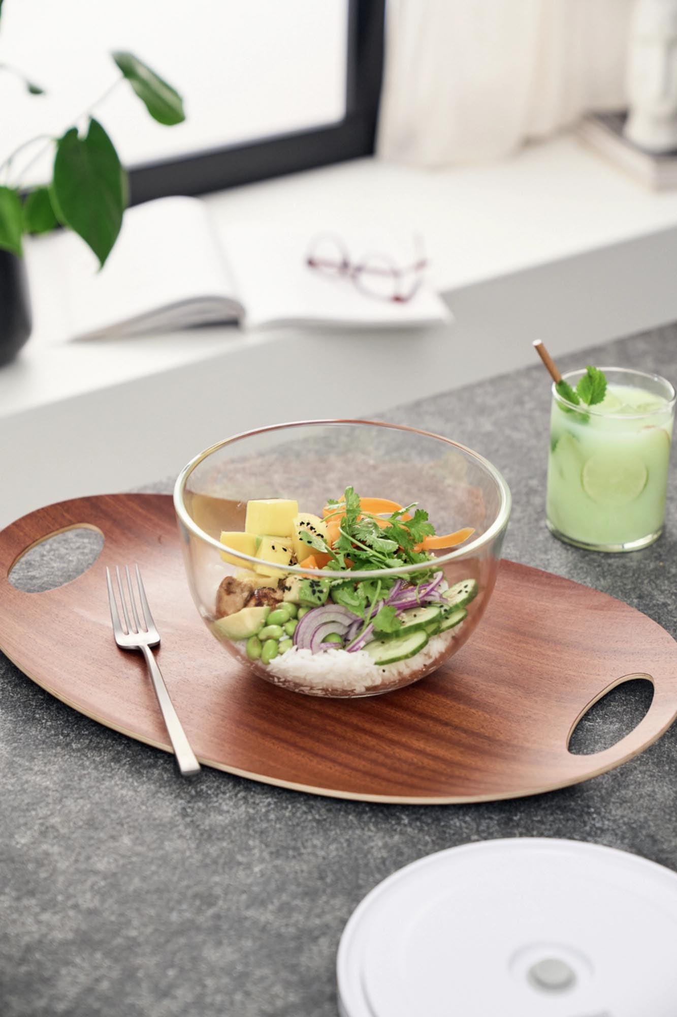 Die Zwilling Fresh & Save Vakuumschüssel M aus Glas hält Speisen länger frisch und ist ideal für Aufbewahrung und Servieren.