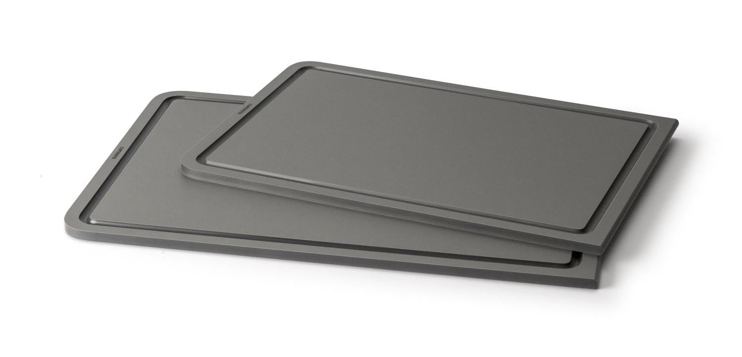 Hochwertiges graues Tranchierbrett von Continenta, 44x29.8x0.9 cm, langlebig und stilvoll, ideal für präzises Schneiden.