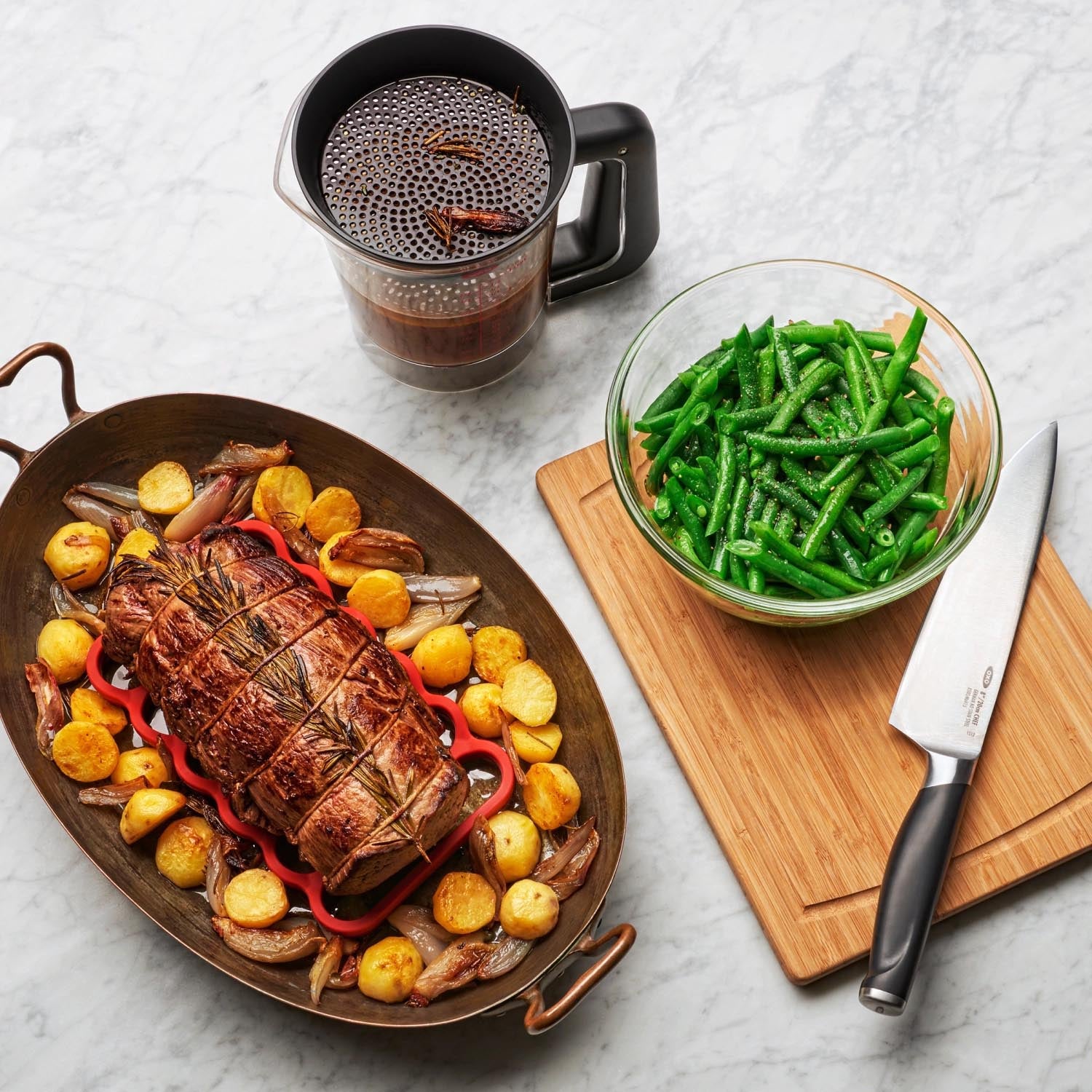 Der OXO Good Grips Fetttrenner 1L trennt Fett von Flüssigkeit effizient, perfekt für Saucen und Brühen, mit durchdachtem Design.