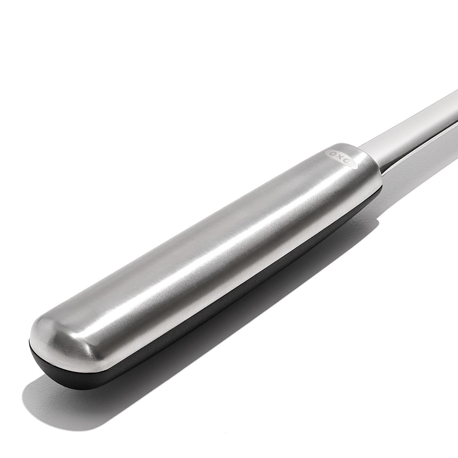 Der OXO Good Grips Stahl-Silikon-Wender ist hitzebeständig, ideal für beschichtete Pfannen und bietet komfortable Handhabung.