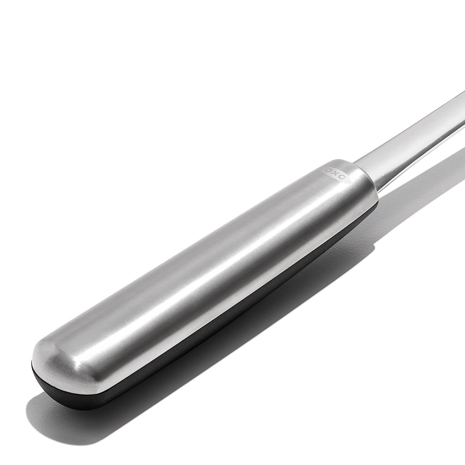 Der OXO Good Grips Schöpflöffel aus Edelstahl mit Silikon ist perfekt für empfindliches Kochgeschirr und bequemes Servieren.