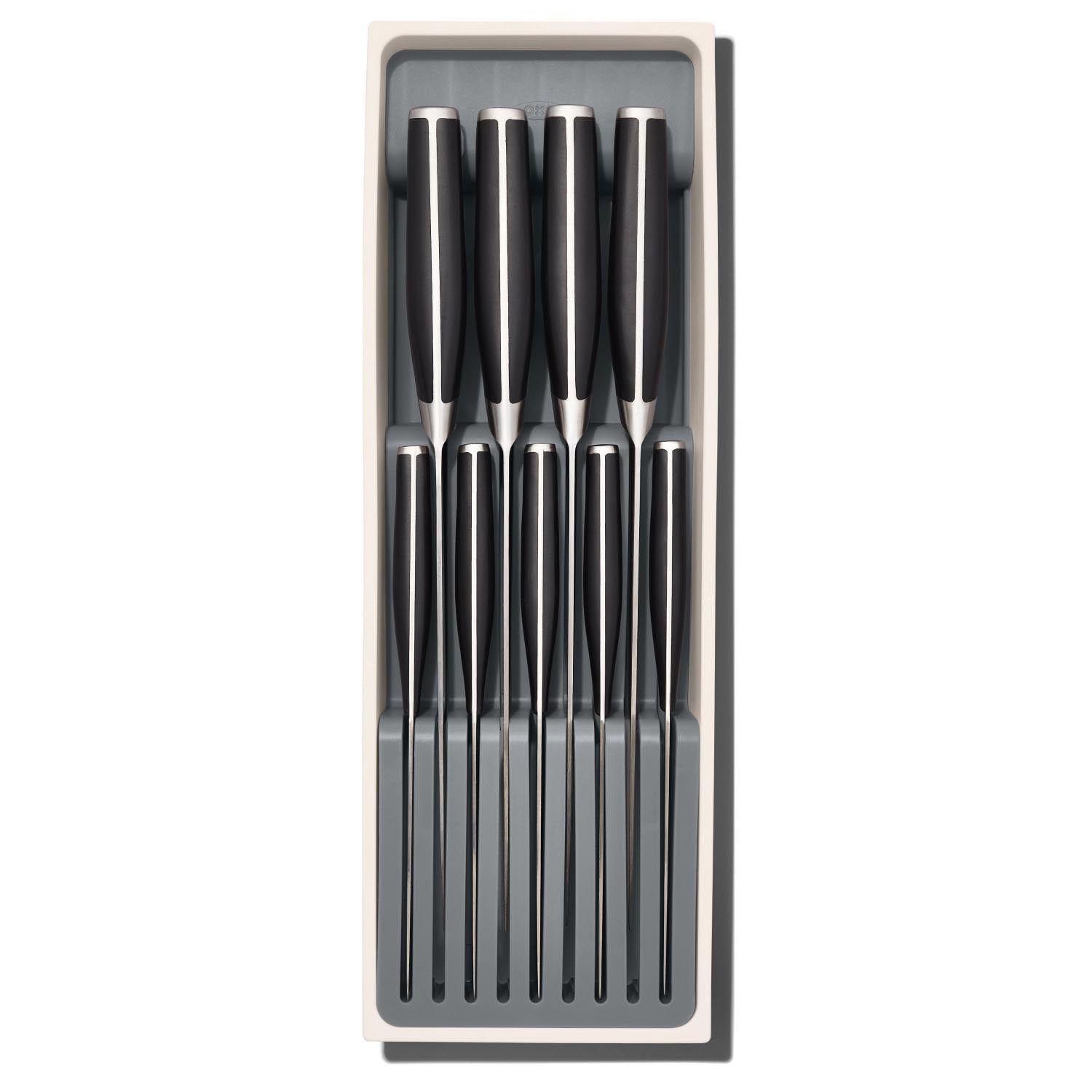 Praktischer OXO Messerorganizer für Schubladen, sorgt für sichere und platzsparende Aufbewahrung Ihrer Küchenmesser.