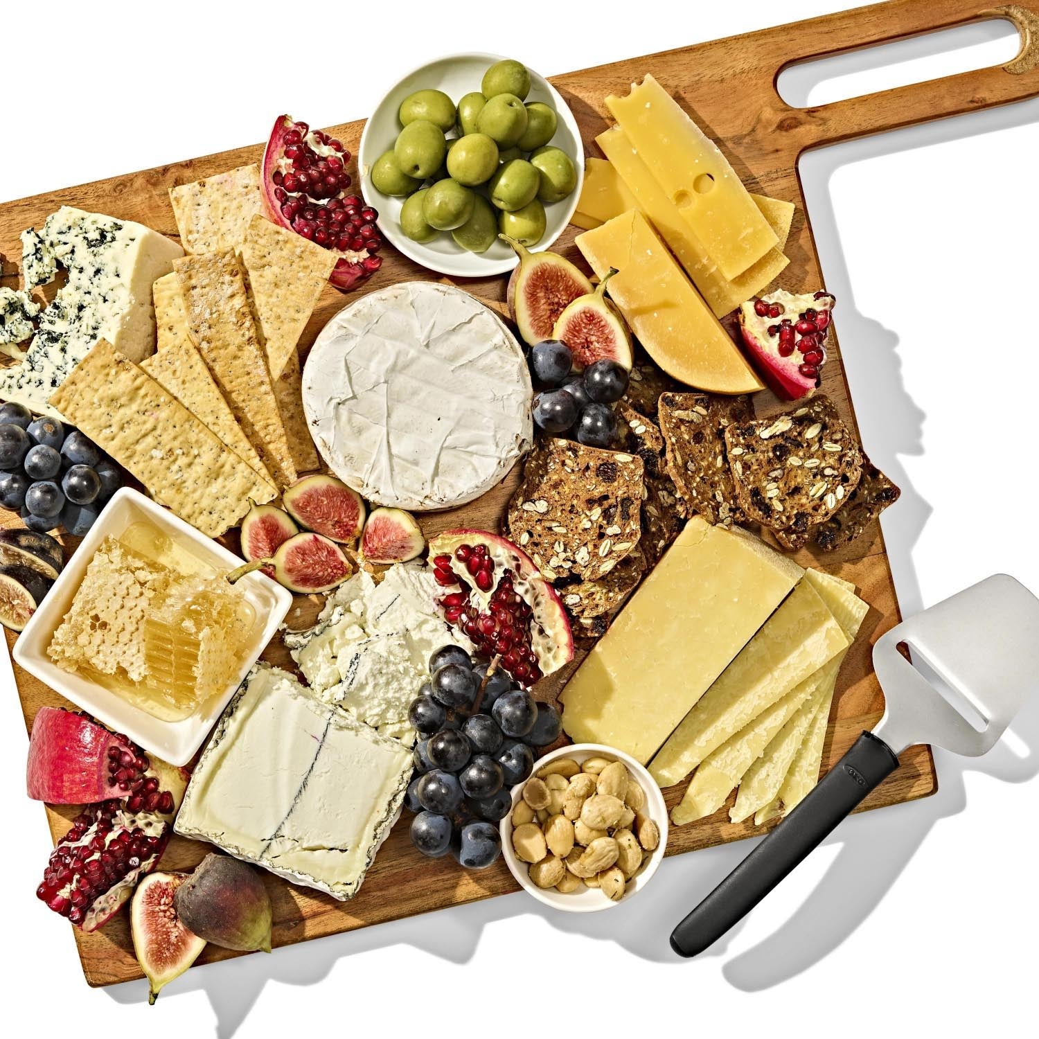 Der OXO Good Grips Käseschneider schneidet Käse mühelos mit Antihaft-Beschichtung und ergonomischem Griff für einfache Handhabung.