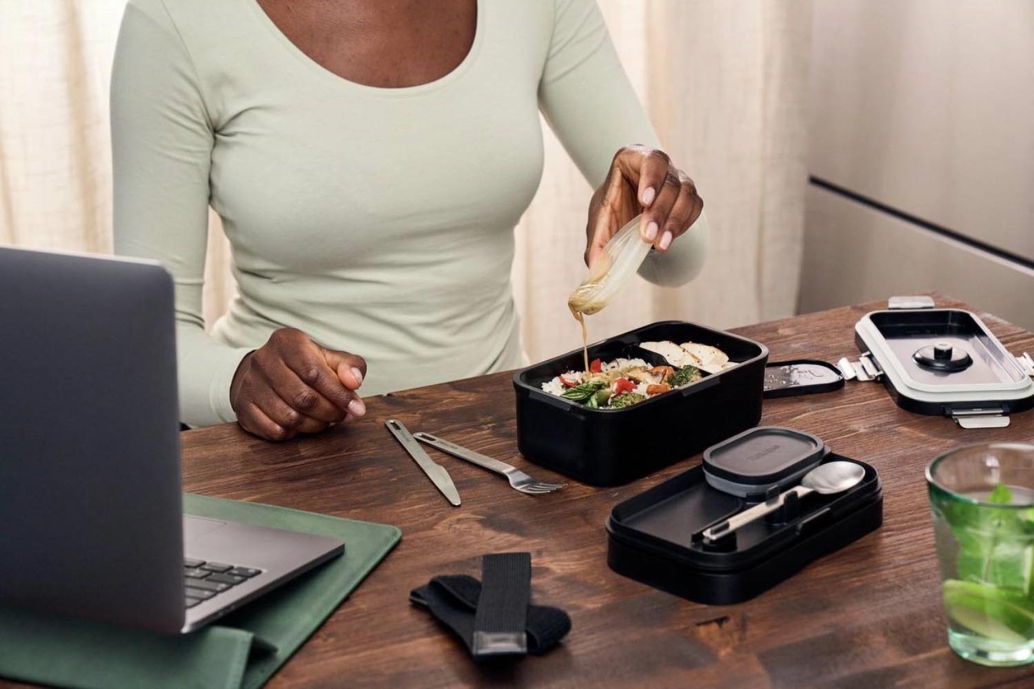 Die Zwilling Fresh & Save Vakuum-Lunchbox bewahrt Frische, ist auslaufsicher, langlebig und ideal für unterwegs.