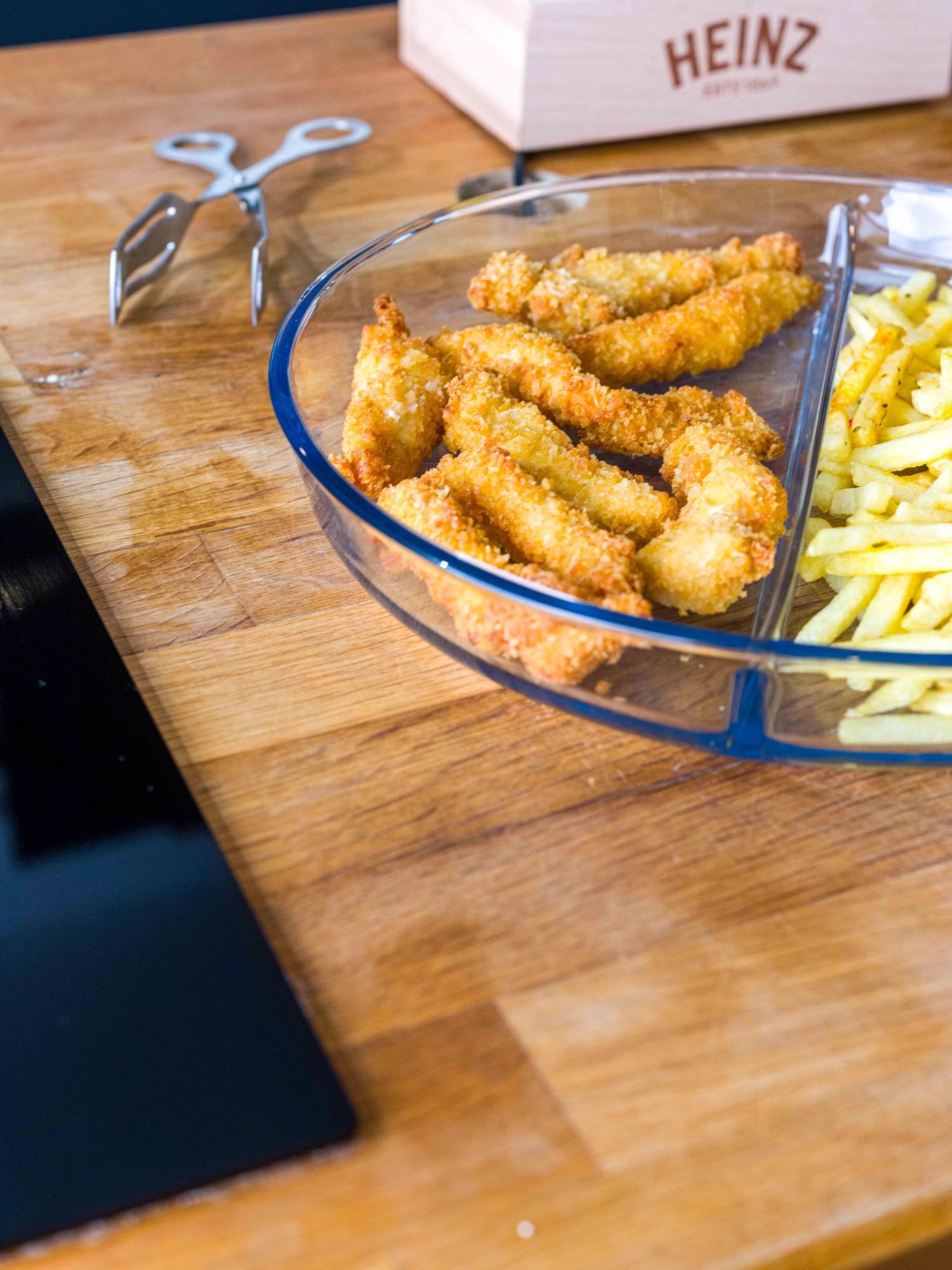 Vielseitige 32cm Auflaufform von Borart mit praktischer Unterteilung, perfekt für getrennte Zubereitungen und stilvolles Servieren.