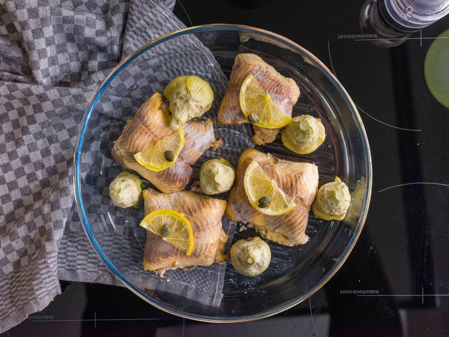 Runde Auflaufform von Borart, 32 cm, ideal zum Backen und Servieren, langlebig, elegant und vielseitig verwendbar.