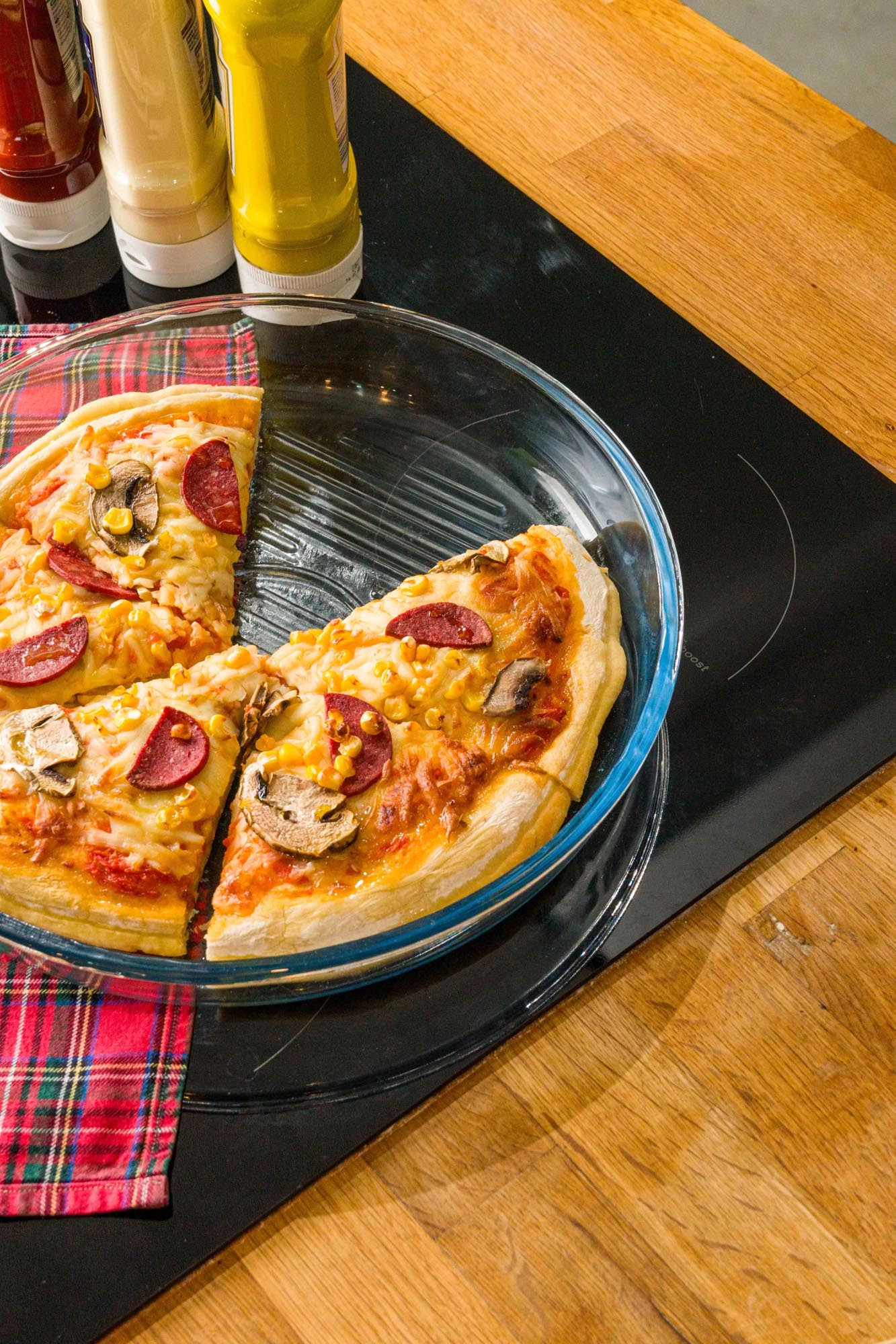 Die Borart Auflaufform (32 cm) aus robustem Glas ist ideal für Aufläufe, Gratins und mehr. Mikrowellen- und backofentauglich!