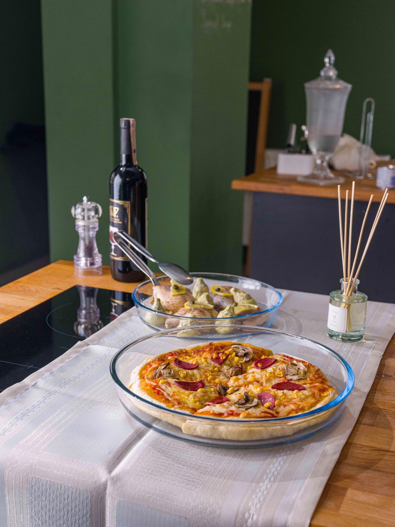 Runde Auflaufform von Borart, 32 cm, ideal zum Backen und Servieren, langlebig, elegant und vielseitig verwendbar.