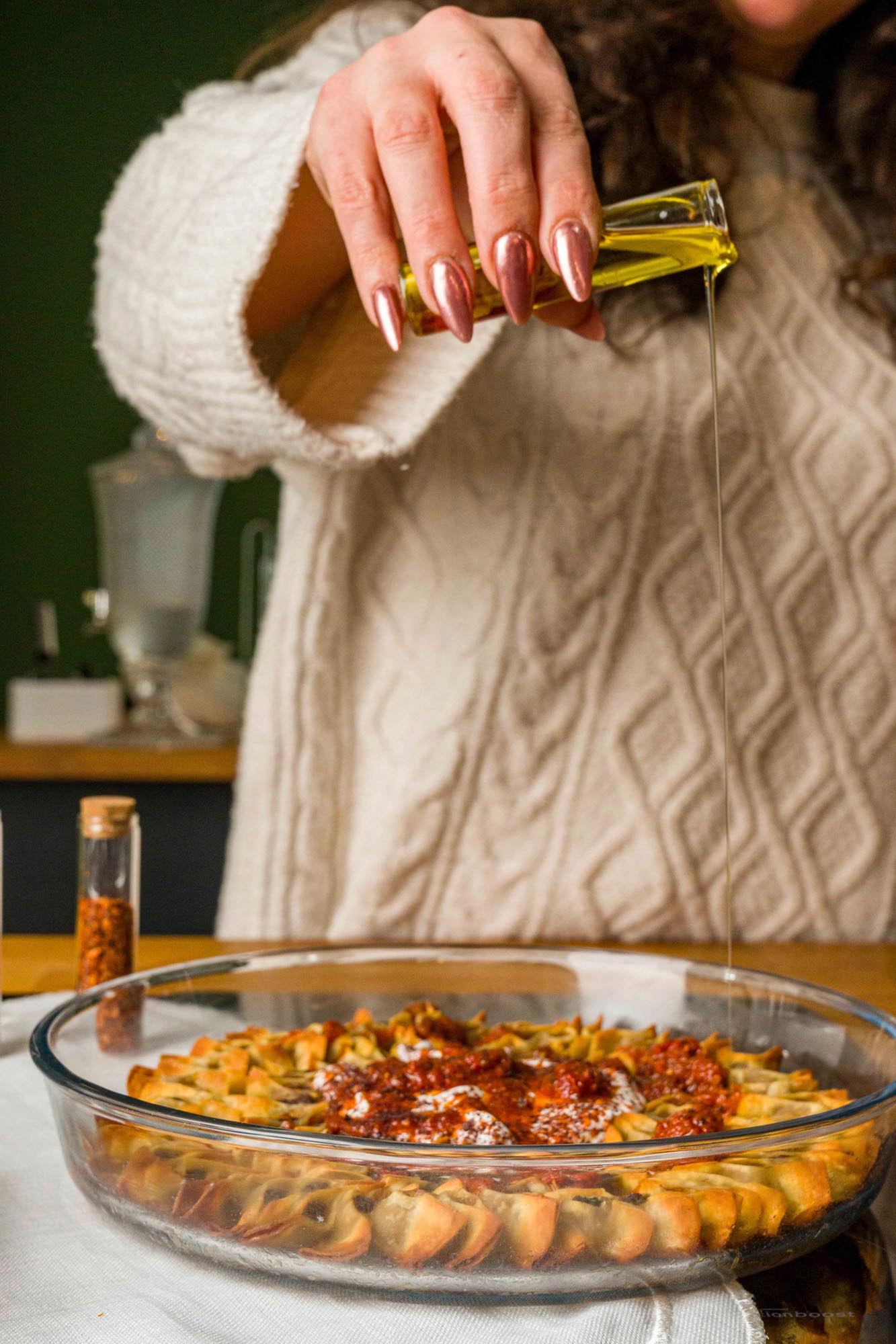 Die Borart Auflaufform (26 cm) aus hochwertigem Glas ist perfekt für Aufläufe, Gratins und Desserts. Mikrowellen- und backofentauglich!