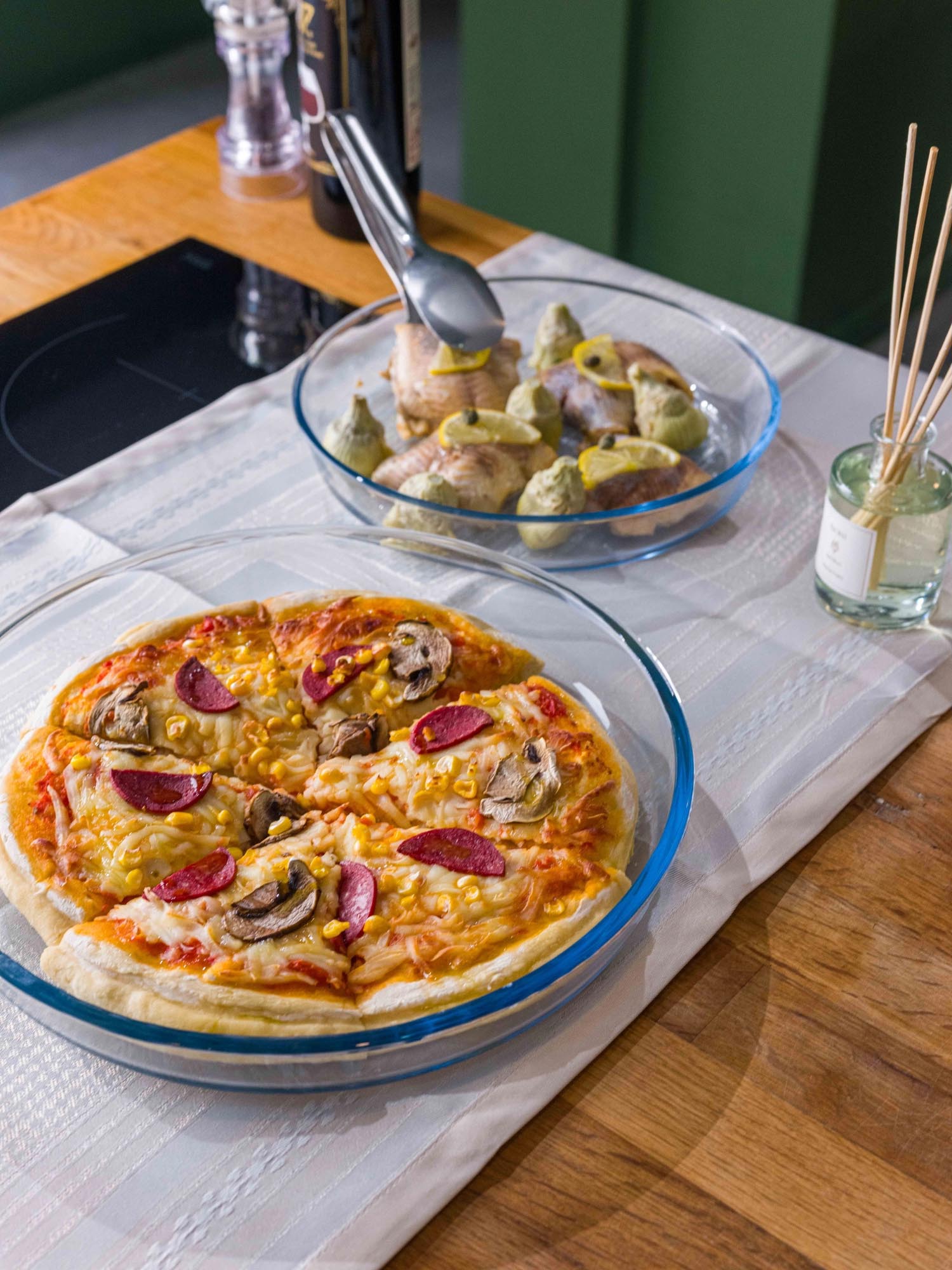 Runde Auflaufform von Borart, 26 cm, ideal zum Backen und Servieren, langlebig, elegant und vielseitig verwendbar.