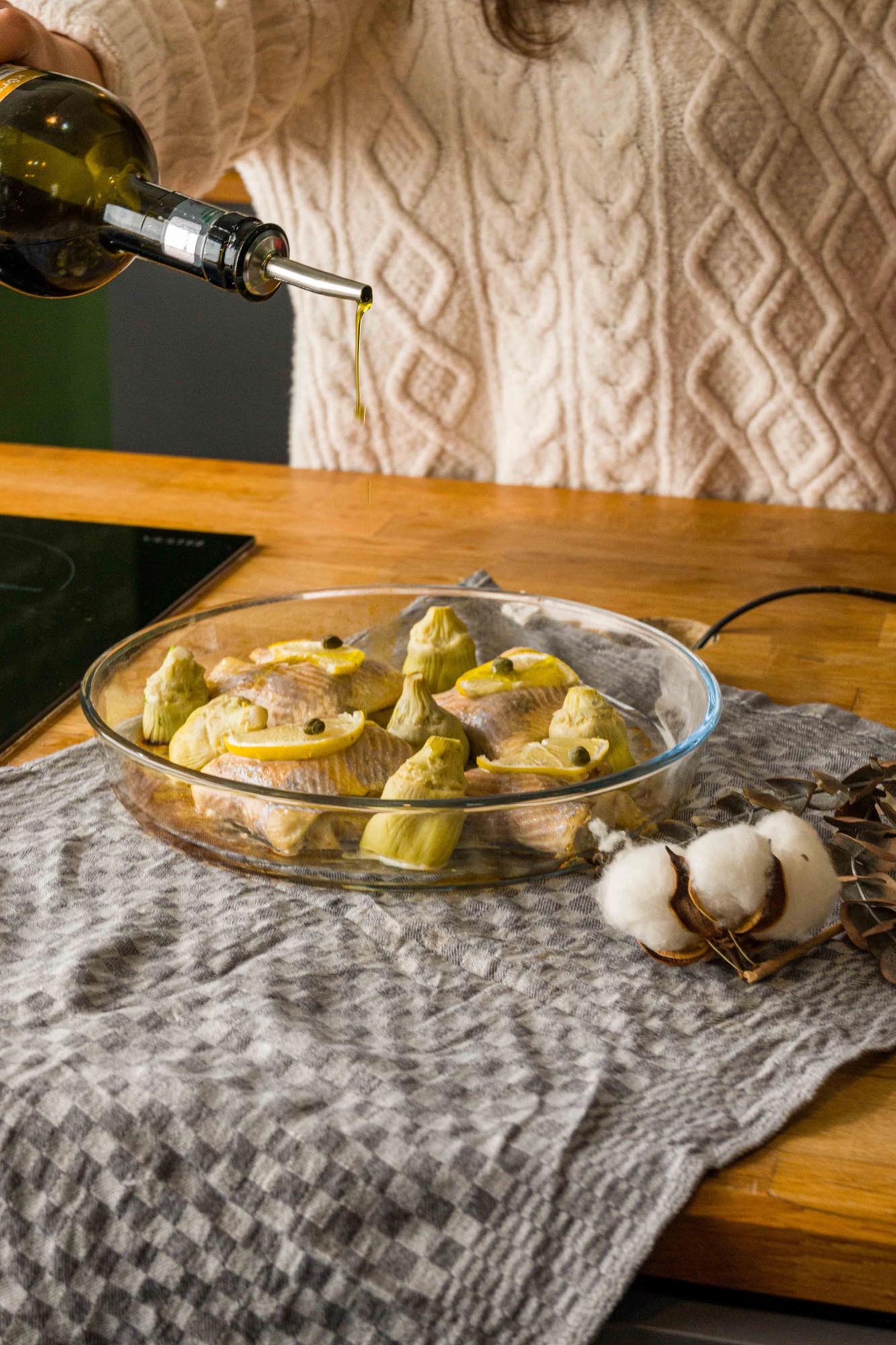 Ovale Auflaufform von Borart, 34.8x24cm, perfekt für Ofengerichte, langlebig, hochwertig und ein elegantes Küchenaccessoire.