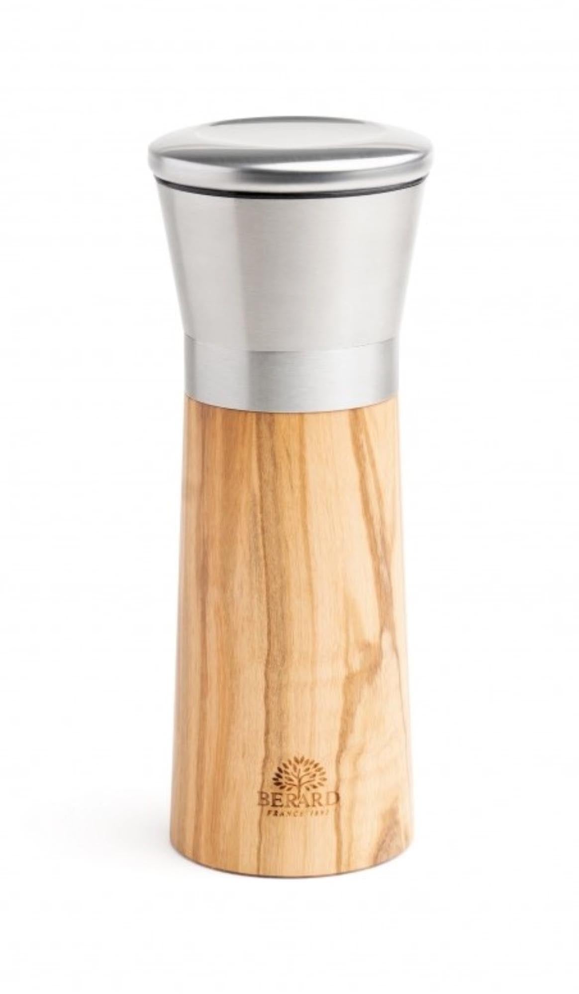Elegante Salz- und Pfeffermühle aus Olivenholz, 17x6.5cm, von Bérard. Hochwertig, stilvoll und ideal für Ihre Küche.