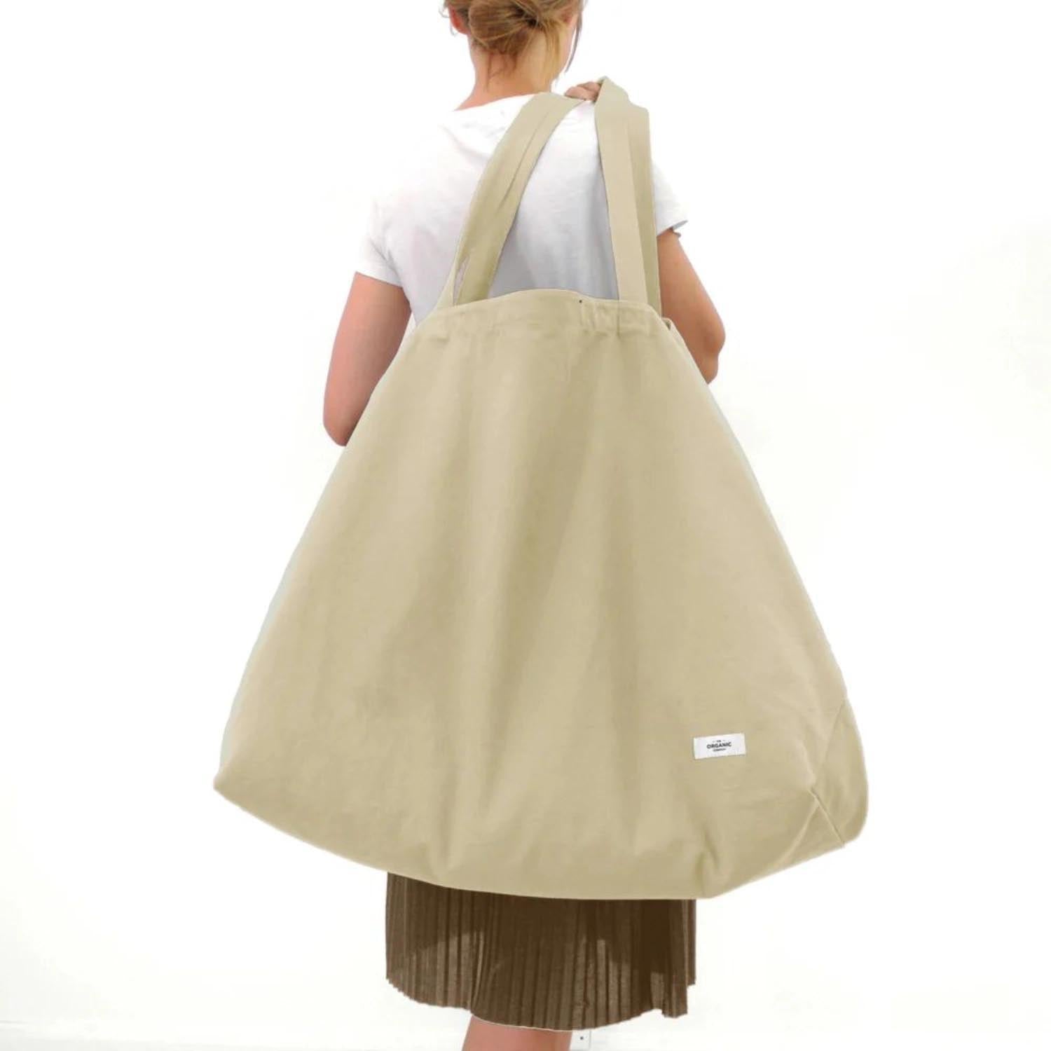 Geräumige Tasche aus Biobaumwolle in Pale Honey, 35x45x90cm, ideal für vielseitige Anwendungen, nachhaltig und stilvoll.