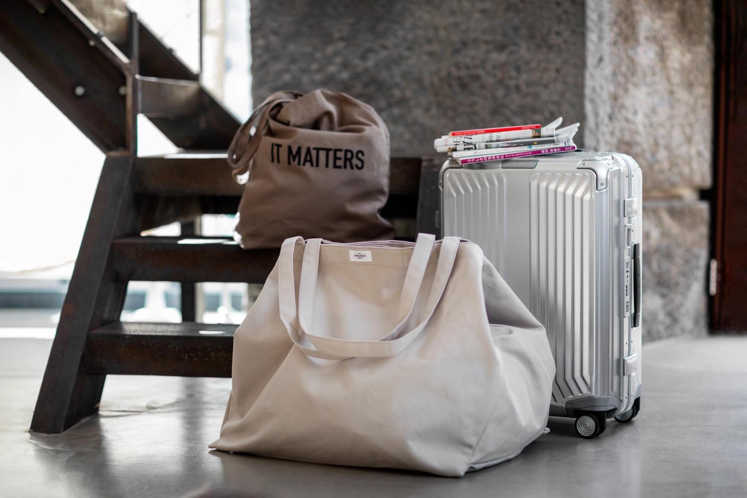 Geräumige Tasche aus Biobaumwolle in Pale Honey, 35x45x90cm, ideal für nachhaltige und stilvolle Aufbewahrung und Transport.