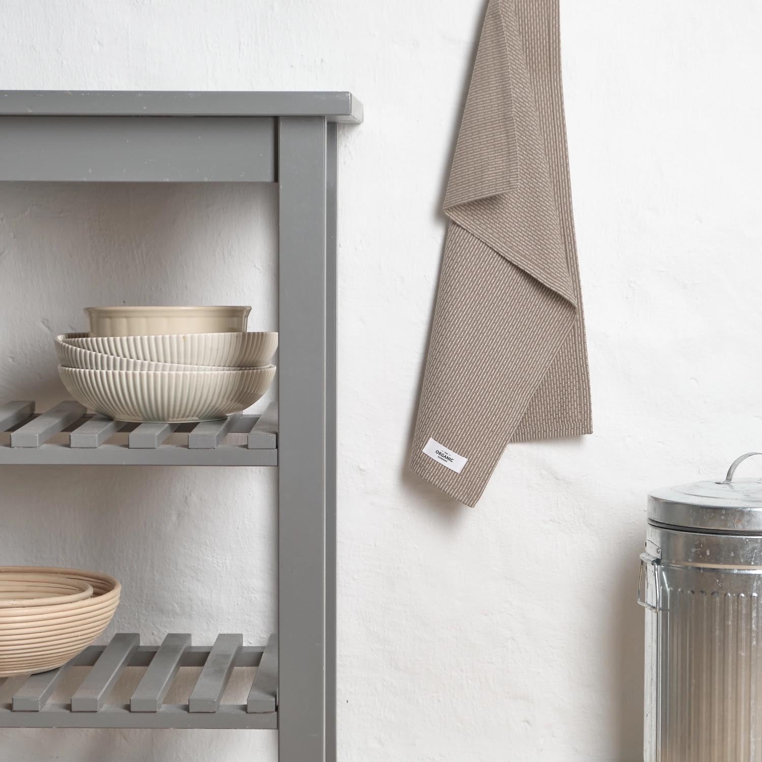 Kleines Geschirrtuch aus Biobaumwolle, 35x60cm, Farbe Clay Stone, nachhaltig und stilvoll von The Organic Company.