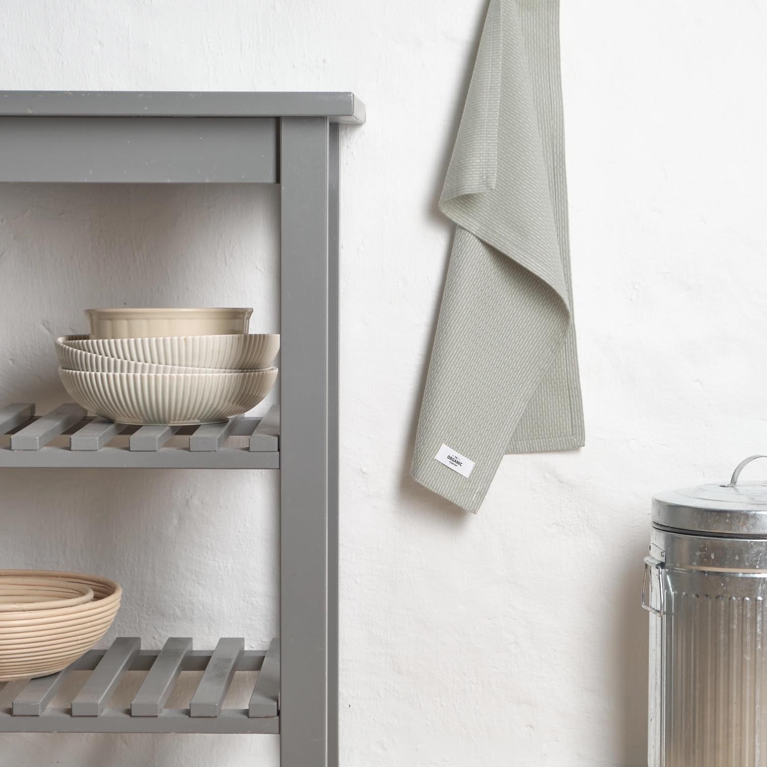 Kleines Geschirrtuch aus Biobaumwolle, 35x60cm, Farbe Evening Bay, nachhaltig und stilvoll von The Organic Company.