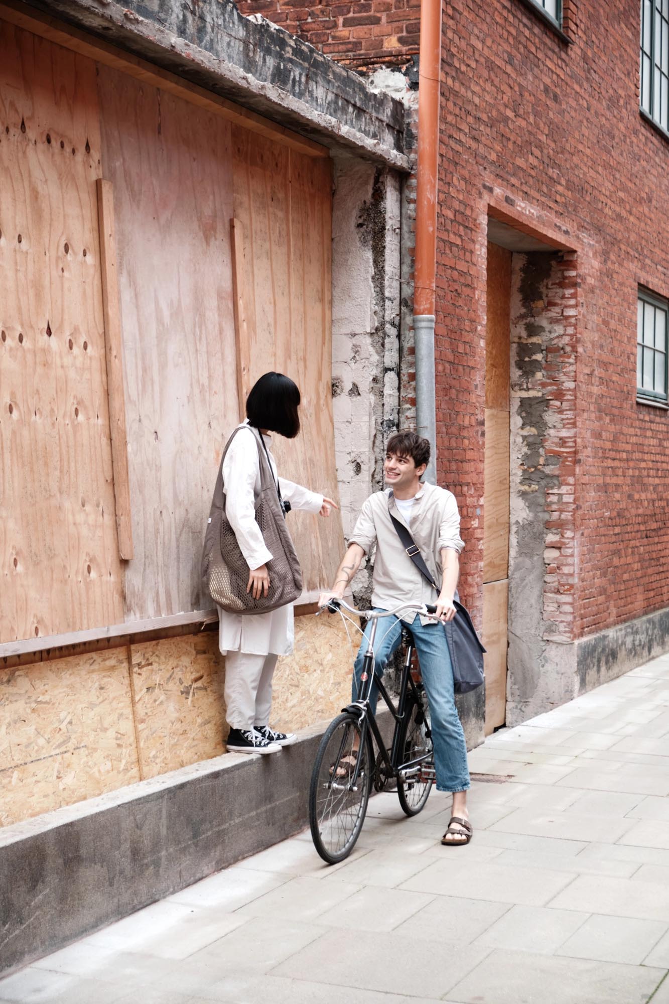 Praktische Netztasche aus Bio-Baumwolle, 44x15x45cm, in Stone, perfekt für nachhaltige Einkäufe und vielseitige Nutzung.