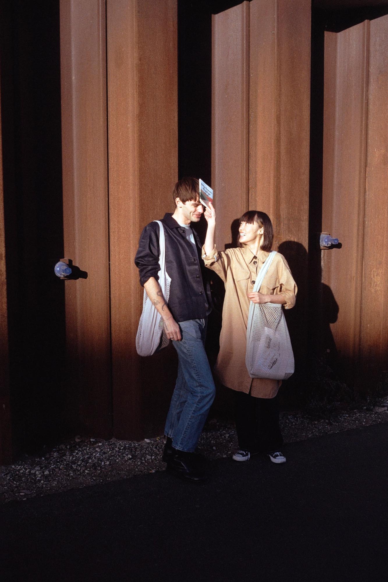 Nachhaltige Netztasche aus Bio-Baumwolle in Dunkelgrün, 44x15x45cm, perfekt für Einkäufe oder den täglichen Gebrauch, von The Organic Company.