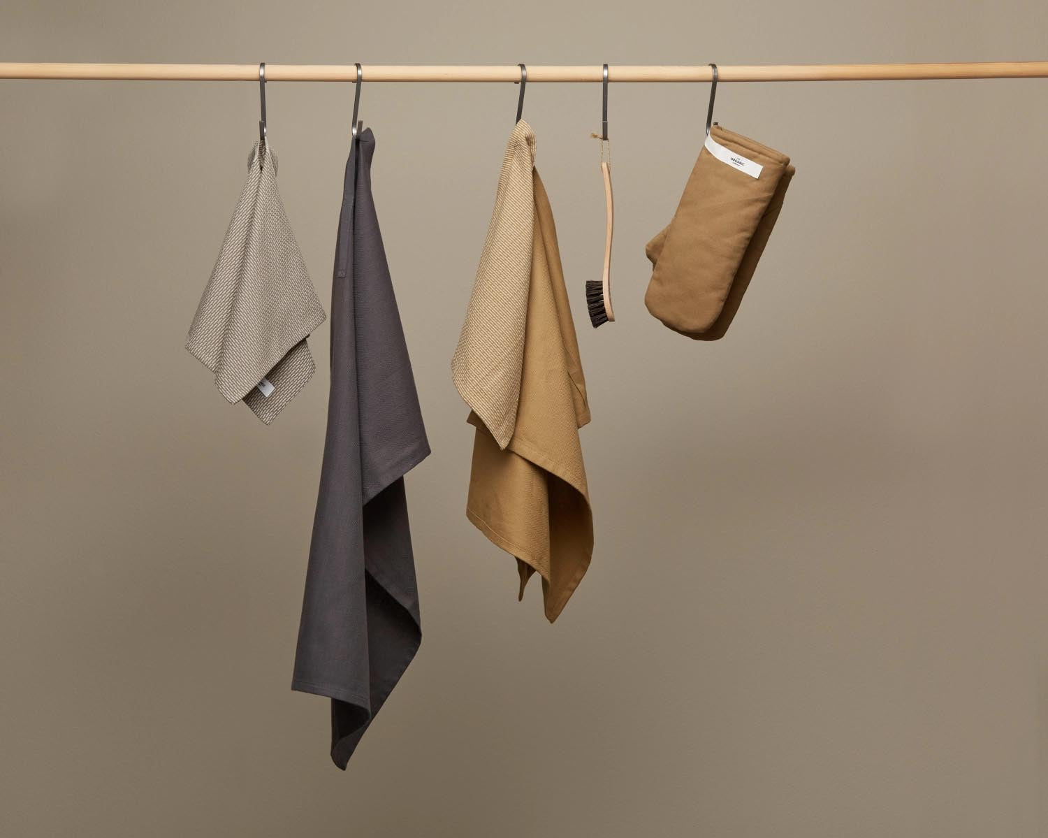 Ofenhandschuhe aus Biobaumwolle, 15x31cm, in grau-blau. Nachhaltig, stilvoll und hitzebeständig. Perfekt für die Küche.