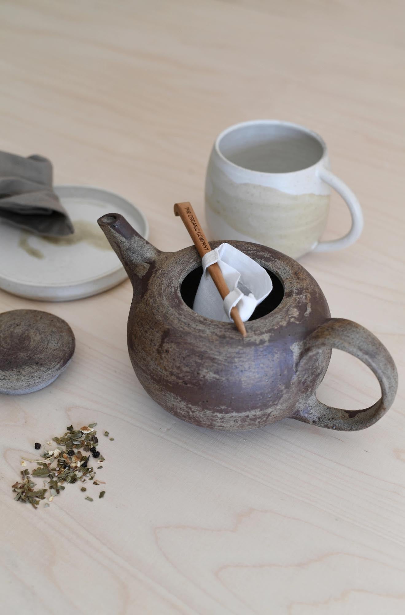 Nachhaltige Teebeutel aus ungefärbter Biobaumwolle, wiederverwendbar und perfekt für losen Tee, im praktischen 2er Set.