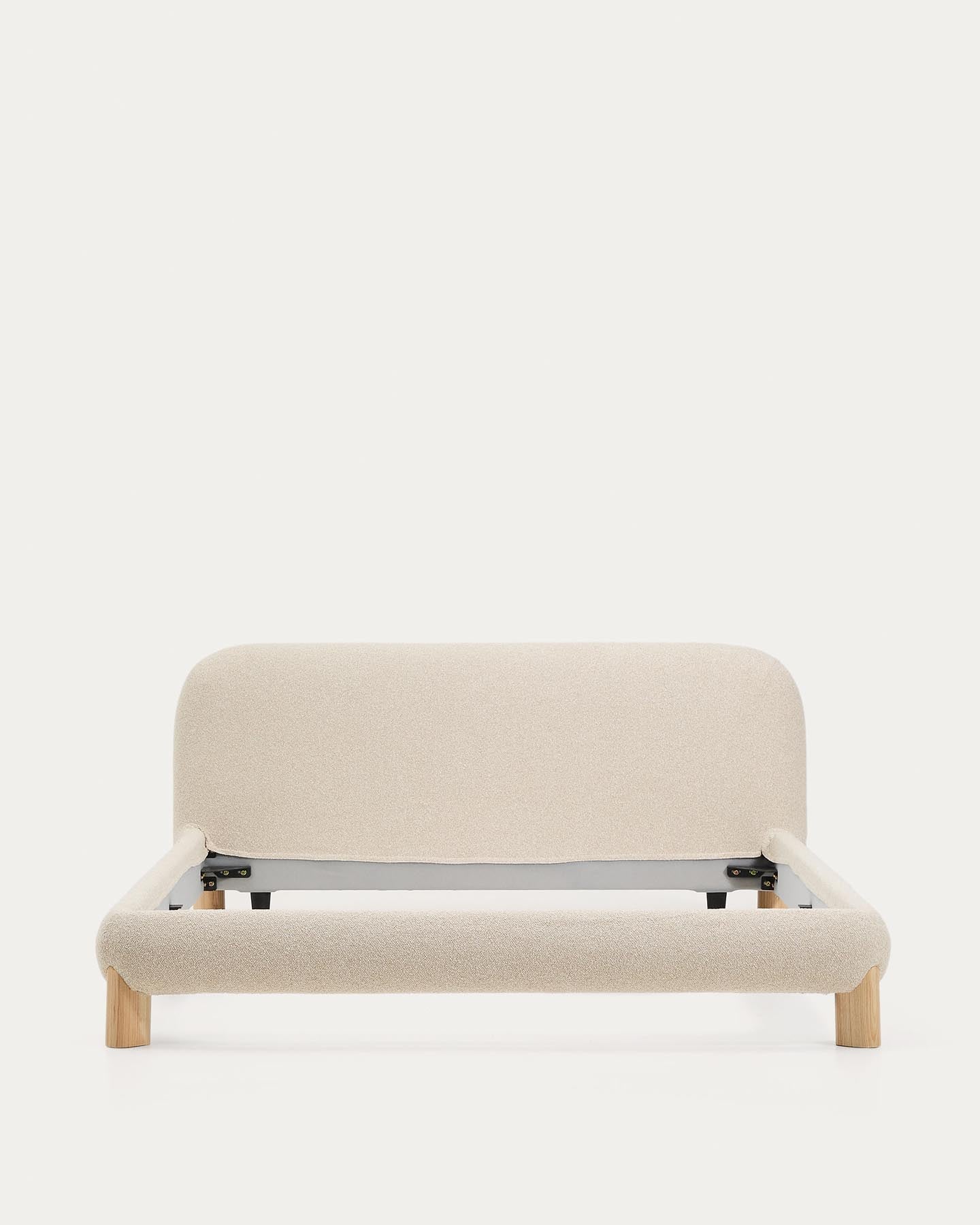 Entdecken Sie das Bett Odina von Kave Home: Stilvolles Ecru-Bouclé, abnehmbarer Bezug für einfache Reinigung und stabile Eschenbeine für höchsten Komfort.