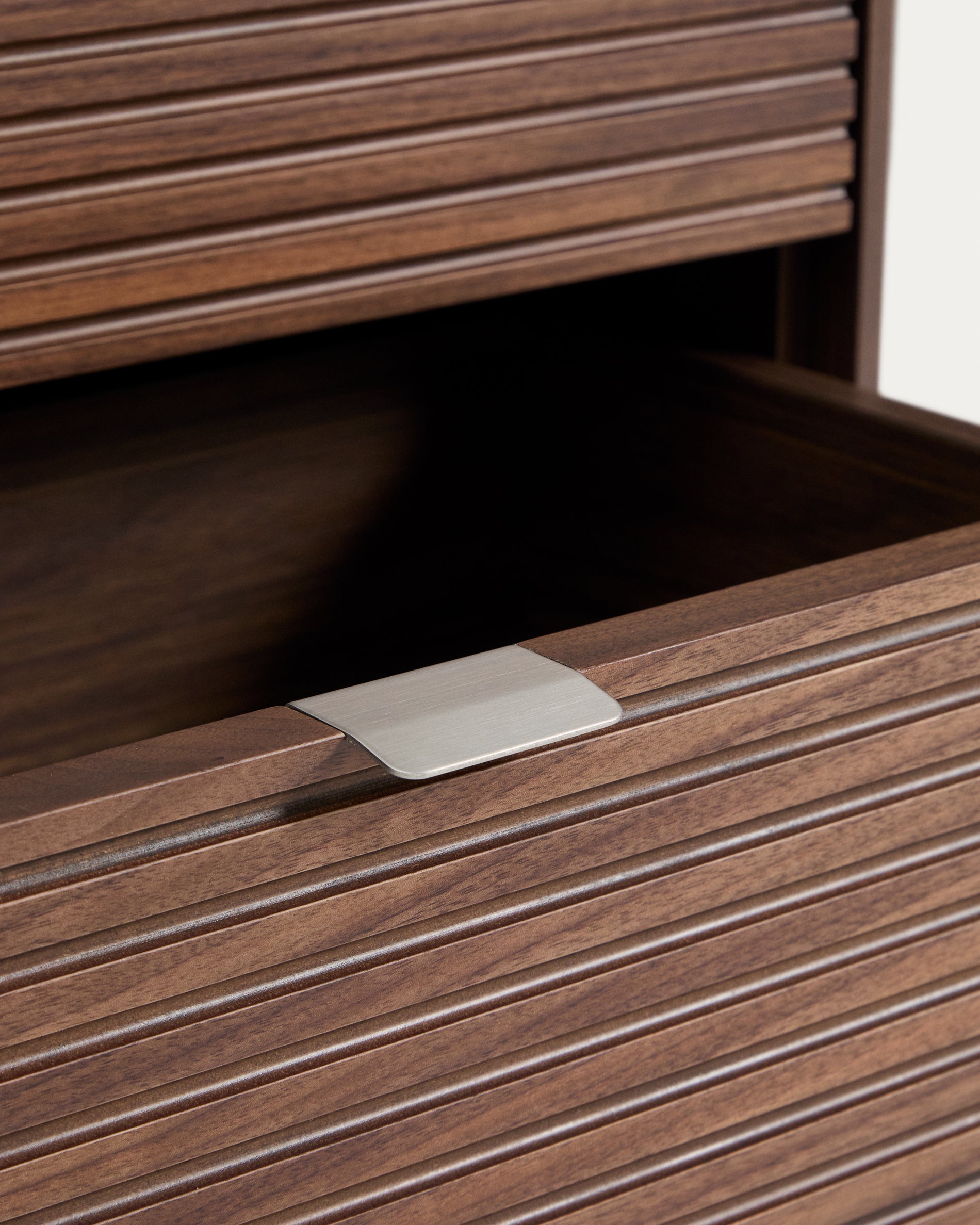 Nachttisch mit 2 Schubladen in Nussbaumfurnier, FSC Mix Credit, 60 x 52 cm in Dunkelbraun präsentiert im Onlineshop von KAQTU Design AG. Nachttisch ist von Kave Home