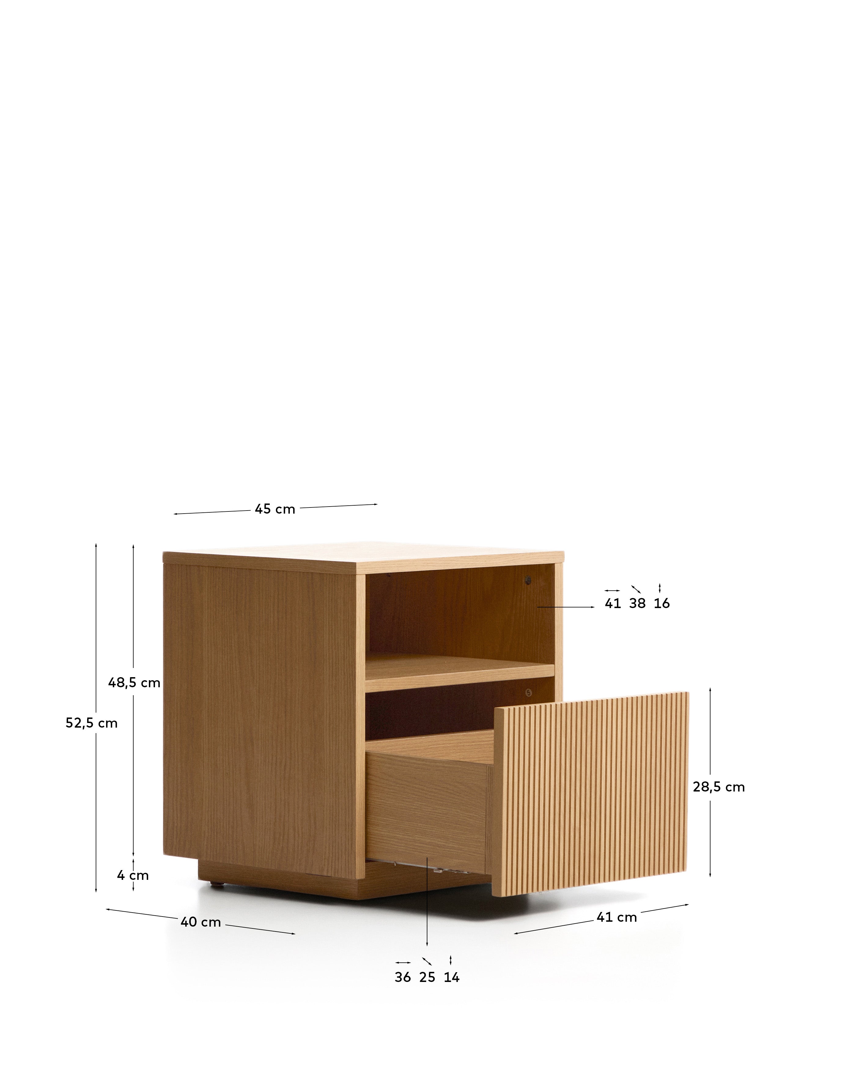 Nachttisch Helvine aus Eichenfurnier mit einer Schublade, 45 x 52 cm, FSC 100 % in Natur präsentiert im Onlineshop von KAQTU Design AG. Nachttisch ist von Kave Home