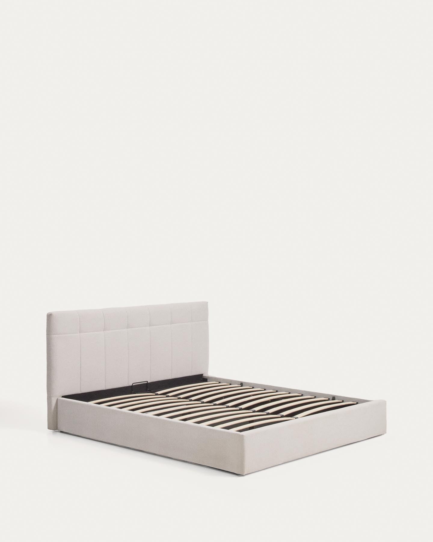 Bett mit klappbarem Bettkasten Darnela in écrufarbener Chenille für Matratzen 150 x 200 cm in Beige präsentiert im Onlineshop von KAQTU Design AG. Bett ist von Kave Home