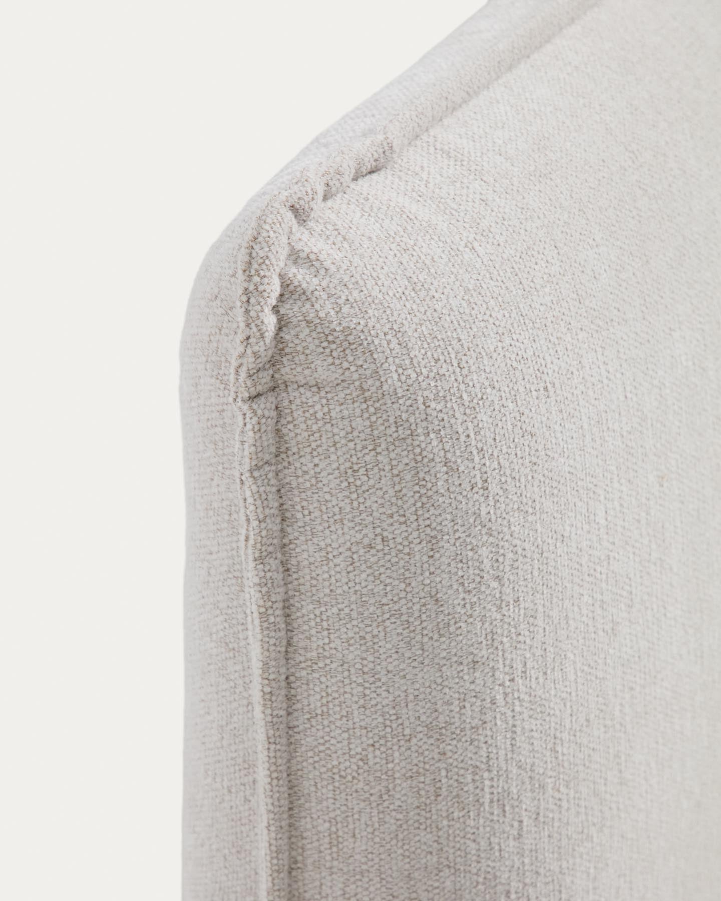 Bett Elerio mit ecrufarbener Chenille für Matratzengrösse 160 x 200 cm in Ecru präsentiert im Onlineshop von KAQTU Design AG. Bett ist von Kave Home