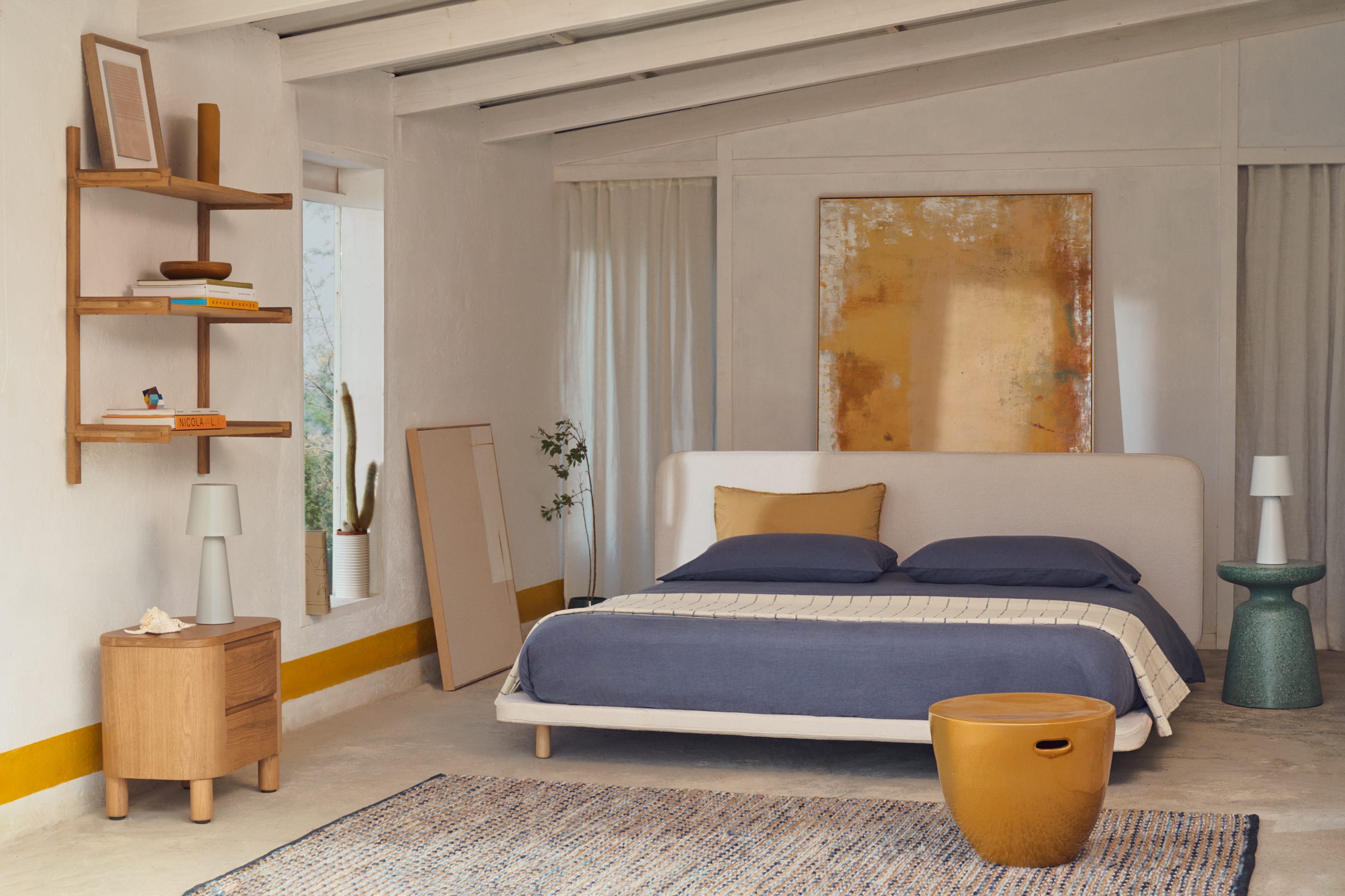 Elegantes Bett Odum 160x200 cm, beige Mikro-Bouclé, abziehbar, FSC-zertifiziertes Buchenholz, stilvoll und umweltfreundlich.