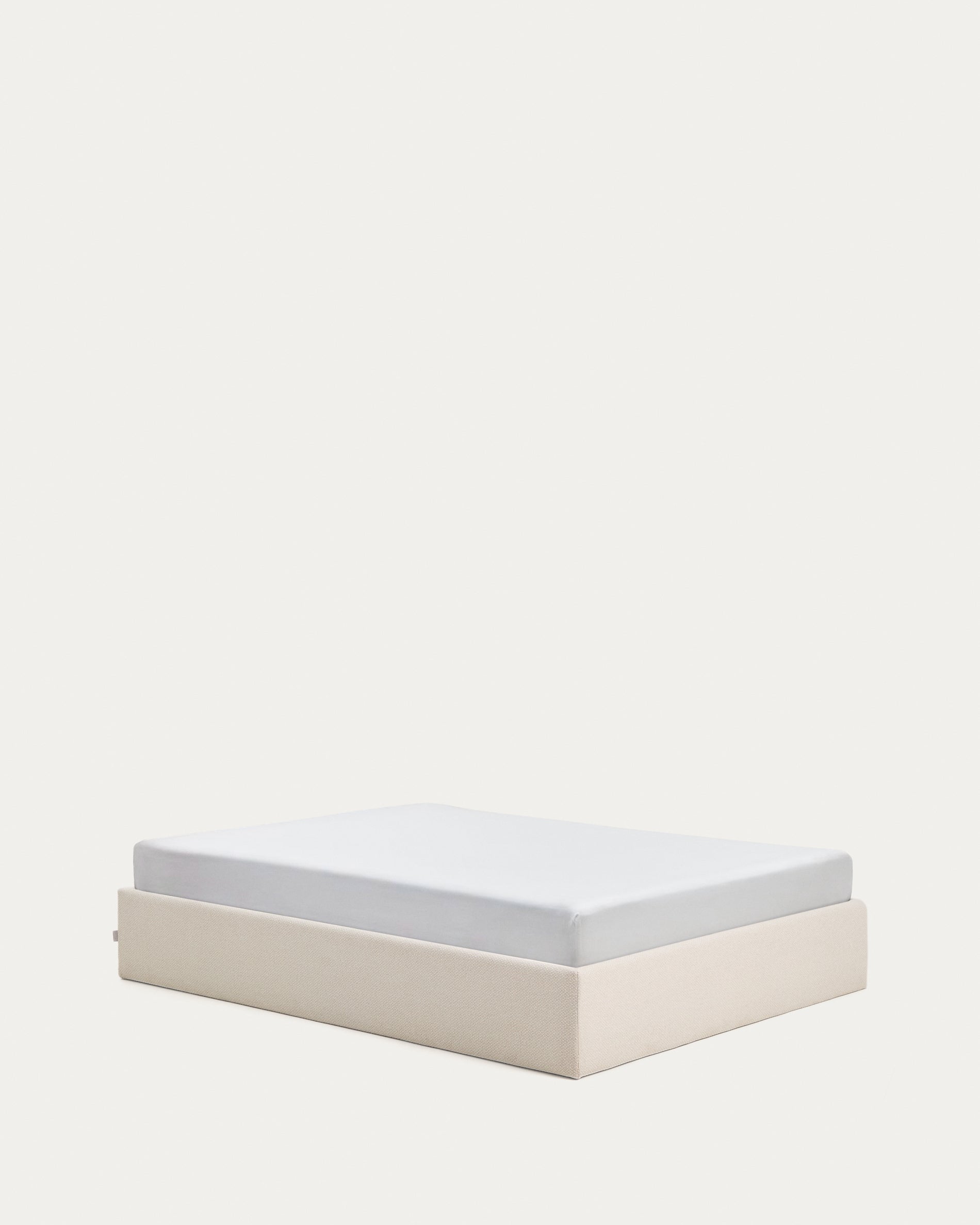 Abziehbares, aufklappbares Bett mit Stauraum Nelzi für Matratzengröße 160 x 200 cm in ecrufarbener Chenille, 100 % FSC in Ecru präsentiert im Onlineshop von KAQTU Design AG. Bett ist von Kave Home