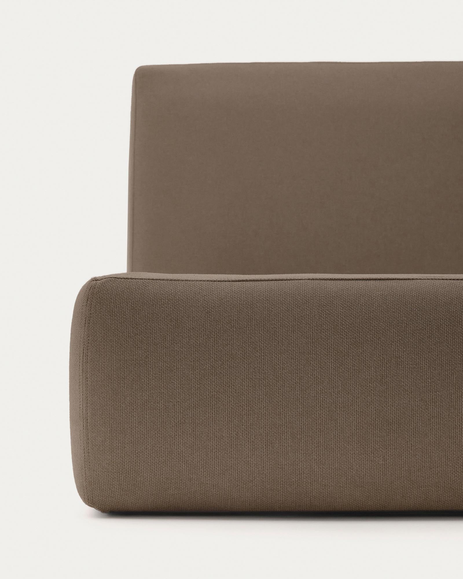 Elegantes abziehbares Bett Blok in warmem Braun, passend für Matratzengröße 180 x 200 cm, umweltfreundlich mit FSC Mix Credit.