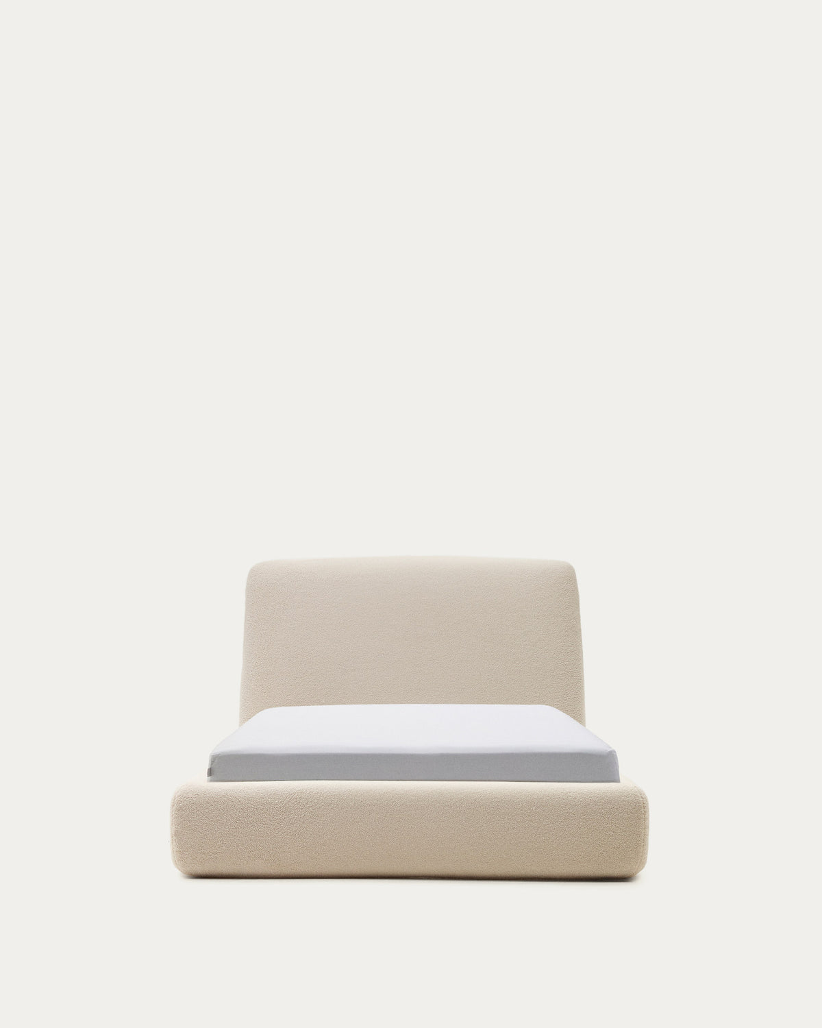 Martina Bett mit abnehmbarem Bezug aus Bouclé in Ecru für Matratze von 90 x 200 cm FSC Mix Credit in Ecru präsentiert im Onlineshop von KAQTU Design AG. Bett ist von Kave Home