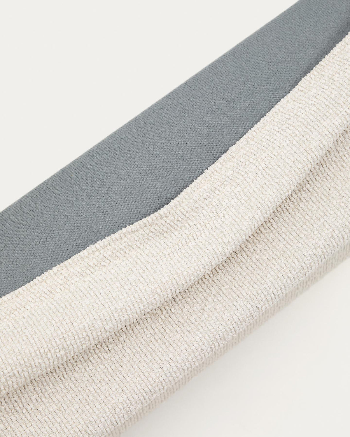 Abziehbares Bett Martina mit ecrufarbener Chenille für Matratzengrösse 160 x 200 cm FSC Mix Credit in Ecru präsentiert im Onlineshop von KAQTU Design AG. Bett ist von Kave Home