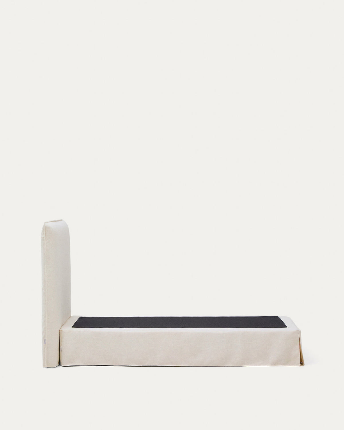 Abziehbares Bett Jaira in weisser Chenille für Matratzengrösse 90 x 200 cm, FSC Mix Credit in präsentiert im Onlineshop von KAQTU Design AG. Bett ist von Kave Home