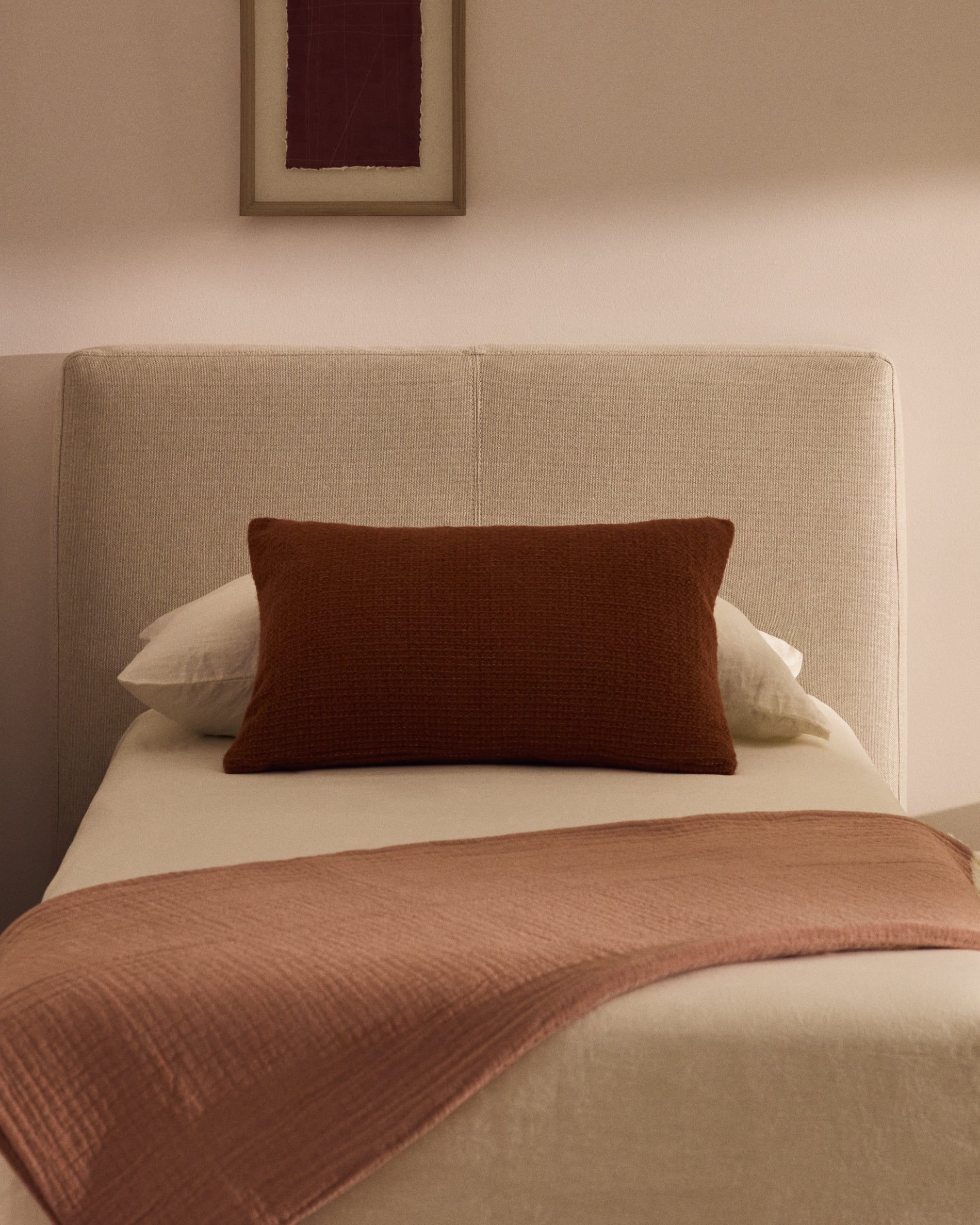 Elegantes, abziehbares Kopfteil Blok in Ecru, ideal für Betten bis 90 cm, stilvoll und modern, perfekt für jedes Schlafzimmer.