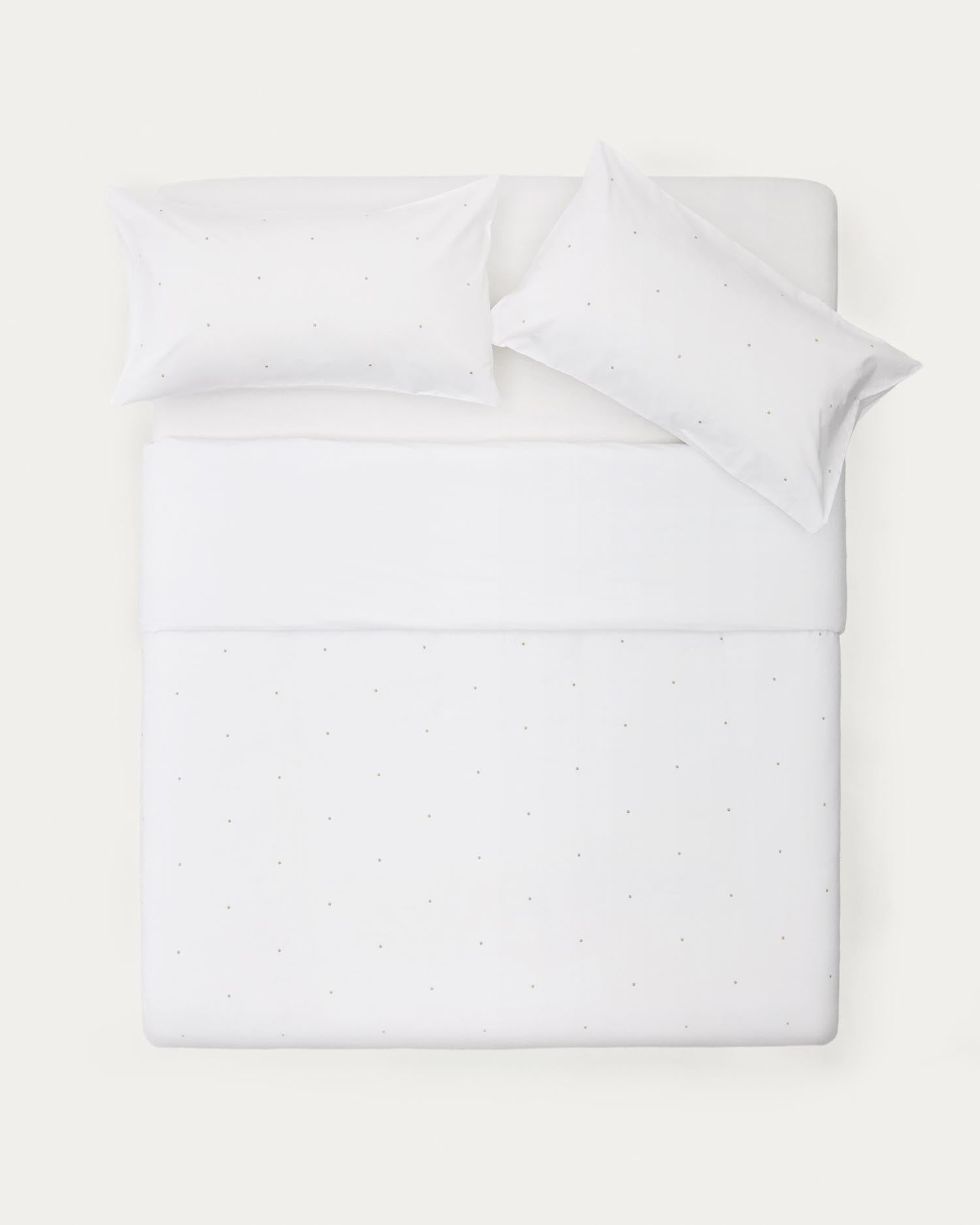 Elegante Bettwäsche aus Baumwollperkal mit feiner Stickerei, ideal für 150 cm Betten. Weich, atmungsaktiv und pflegeleicht.