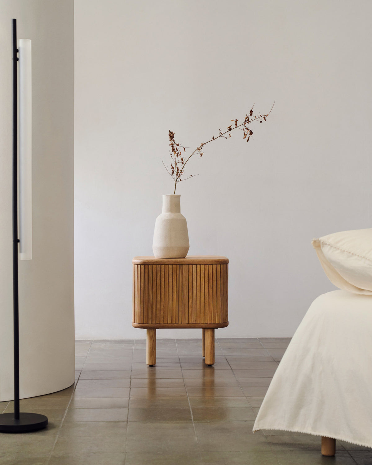Nachttisch Mailen aus Eschenfurnier mit natürlichem Finish 50 x 55 cm in Natur präsentiert im Onlineshop von KAQTU Design AG. Nachttisch ist von Kave Home
