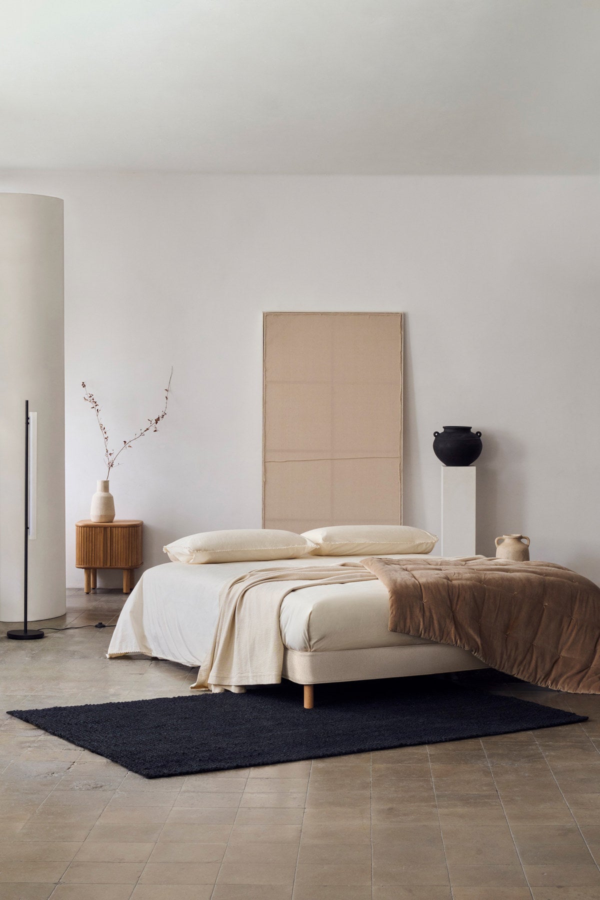 Nachttisch Mailen aus Eschenfurnier mit natürlichem Finish 50 x 55 cm in Natur präsentiert im Onlineshop von KAQTU Design AG. Nachttisch ist von Kave Home