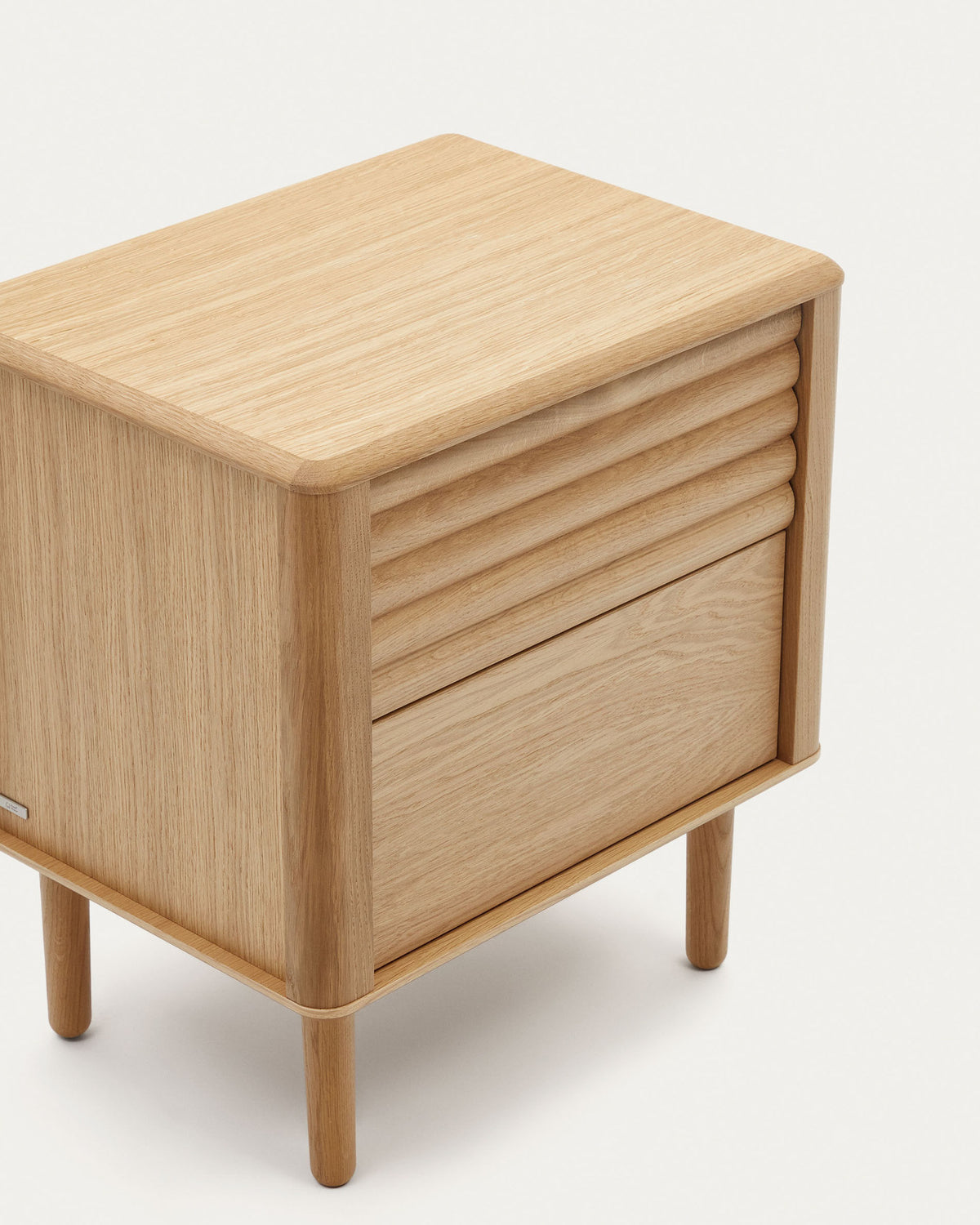 Lenon Nachttisch 2 Schubladen aus Holz und Eichenfurnier 50 x 55 cm FSC MIX Credit in Natur präsentiert im Onlineshop von KAQTU Design AG. Nachttisch ist von Kave Home