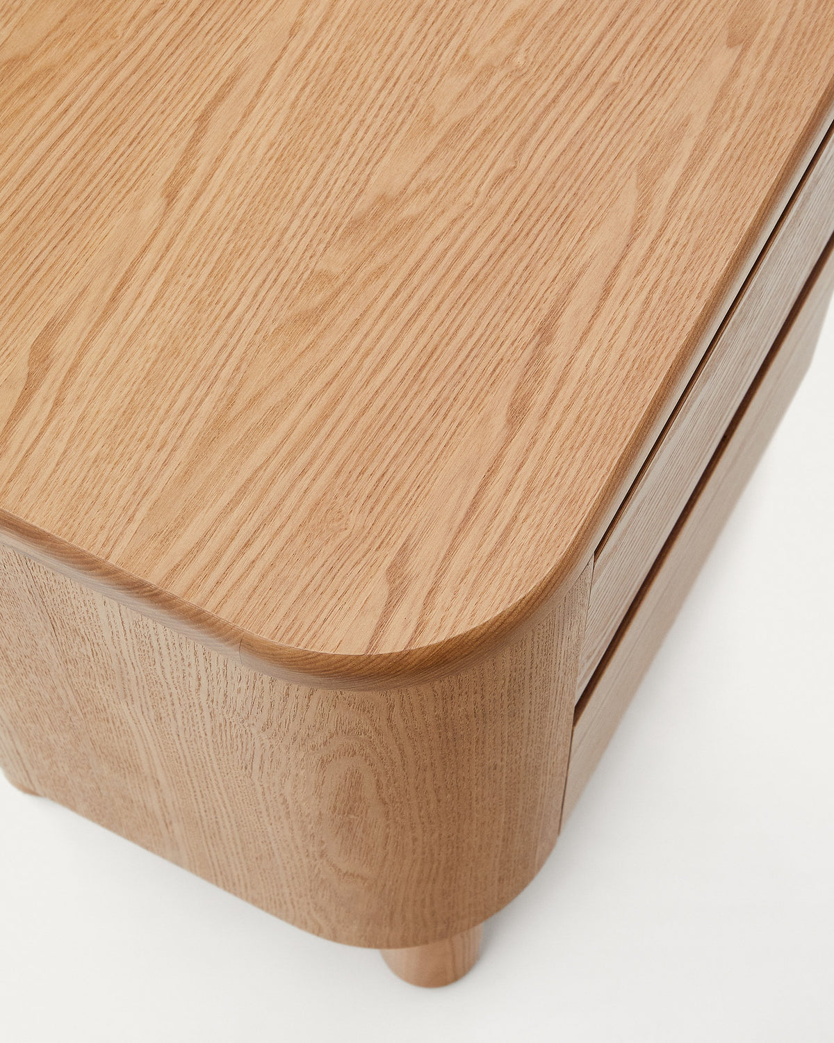 Salaya Nachttisch aus Eschenfurnier FSC Mix Credit 55 x 50 cm in Natur präsentiert im Onlineshop von KAQTU Design AG. Nachttisch ist von Kave Home
