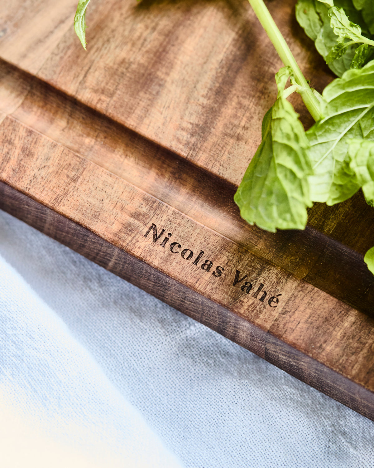 Schneidebrett, NVMeat, Natur in Natur präsentiert im Onlineshop von KAQTU Design AG. Schneidbrett ist von Nicolas Vahé