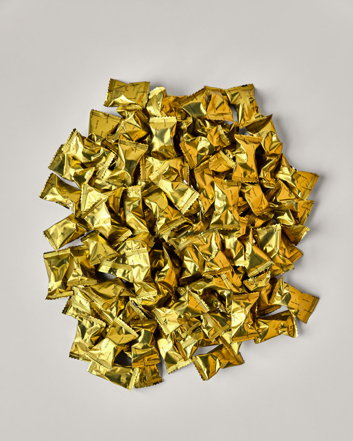 Schokotrüffels - Karamell& Crunch, 3 kg. in präsentiert im Onlineshop von KAQTU Design AG. Lebensmittel ist von Nicolas Vahé