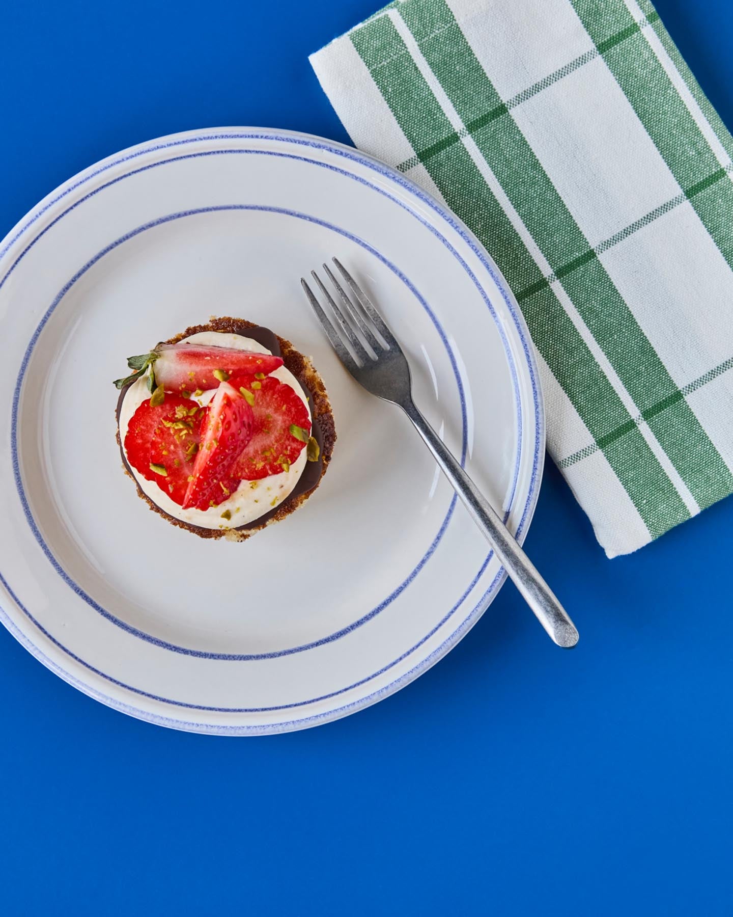 Entdecken Sie die eleganten Kuchengabeln NVCake im Antiksilber-Finish von Nicolas Vahé – ideal für stilvolle Genussmomente bei jedem Anlass.