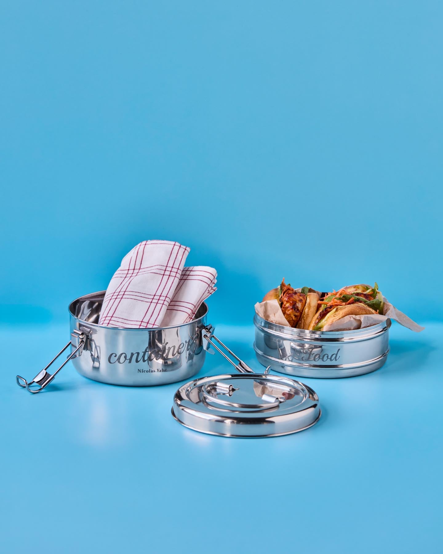 Stilvoller NVContainer von Nicolas Vahé im glänzenden Silber-Finish – die perfekte Lösung für die sichere und elegante Aufbewahrung Ihrer Mahlzeiten.