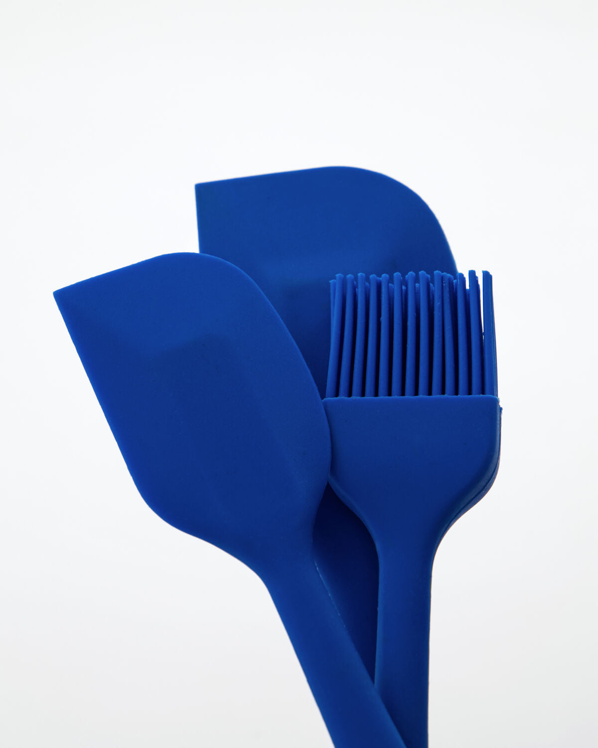 Stylischer blauer Kochlöffel von NVBake, perfekt für kreative Kochabenteuer. Hochwertiges Küchenzubehör für jeden Kochliebhaber.