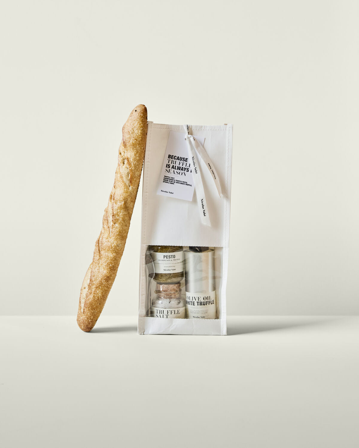 Elegante Geschenkverpackung von Nicolas Vahé mit Trüffelprodukten, ideal für Feinschmecker und besondere Anlässe.