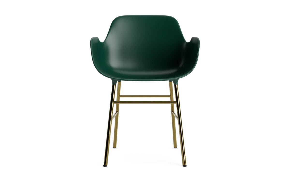 Form Armlehnstuhl in Grün präsentiert im Onlineshop von KAQTU Design AG. Stuhl mit Armlehne ist von Normann Copenhagen