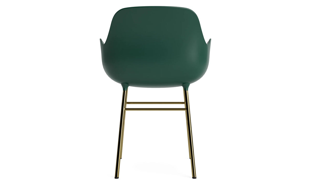 Form Armlehnstuhl in Grün präsentiert im Onlineshop von KAQTU Design AG. Stuhl mit Armlehne ist von Normann Copenhagen